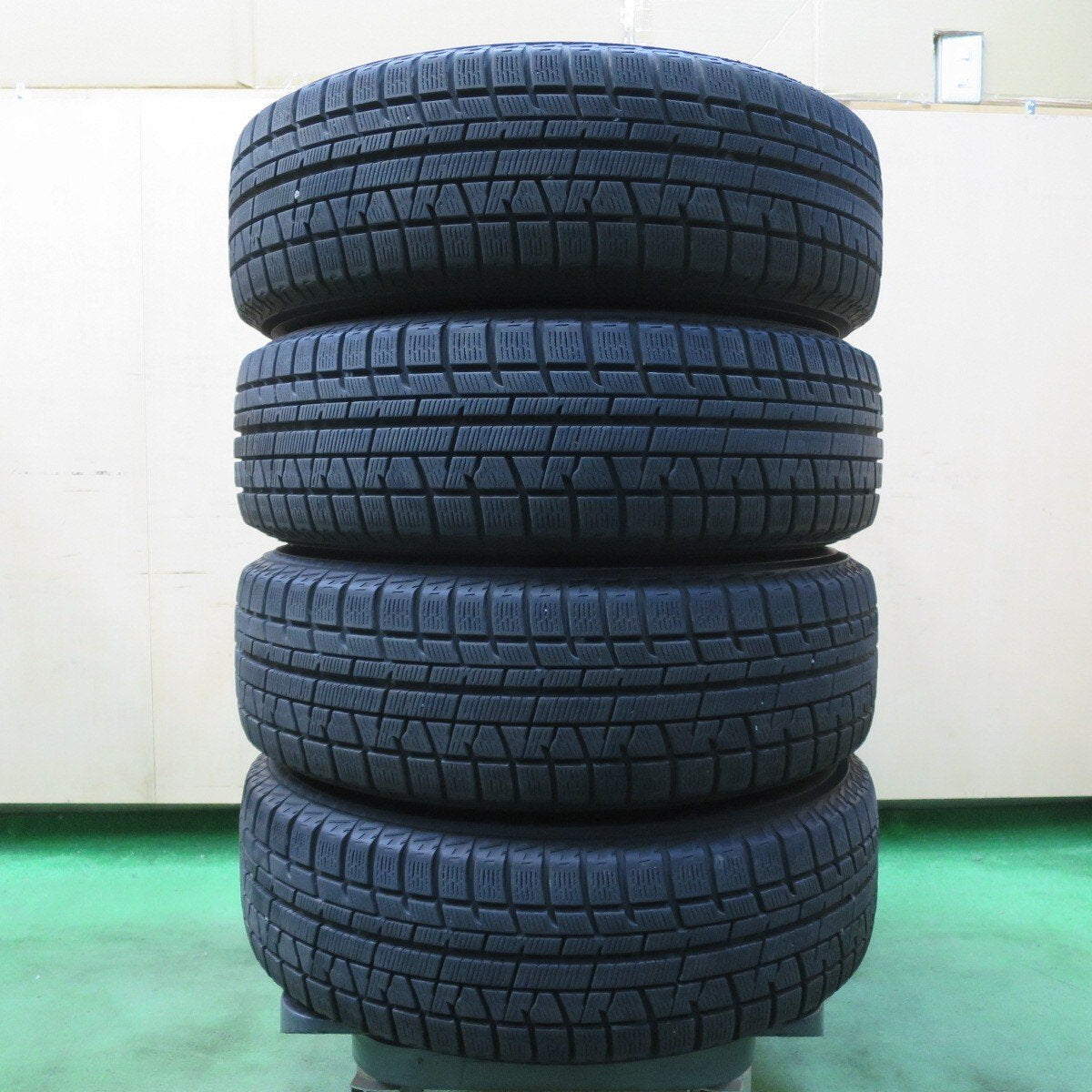 キレイ★スタッドレス 185/70R14 ヨコハマ アイスガード iG50 プラス Fang ファング 14インチ PCD100/4H★5032810イス
