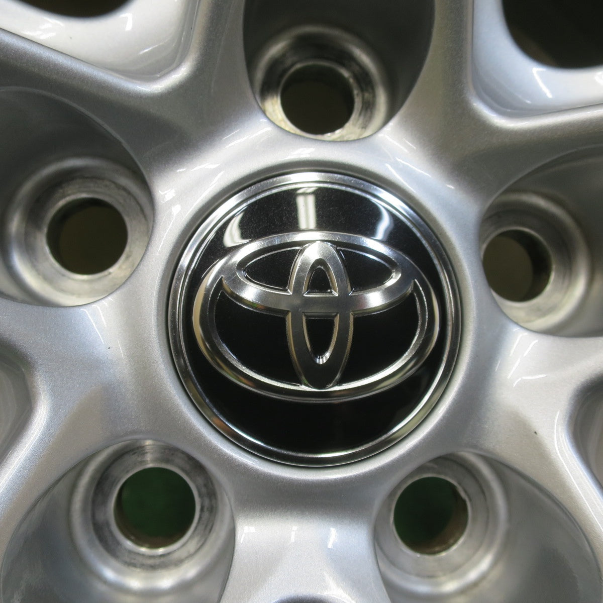 バリ溝！キレイ！9分★トヨタ 50系 RAV4 純正 225/65R17 スタッドレス ヨコハマ アイスガード G075 17インチ PCD114.3/5H★5080801イス