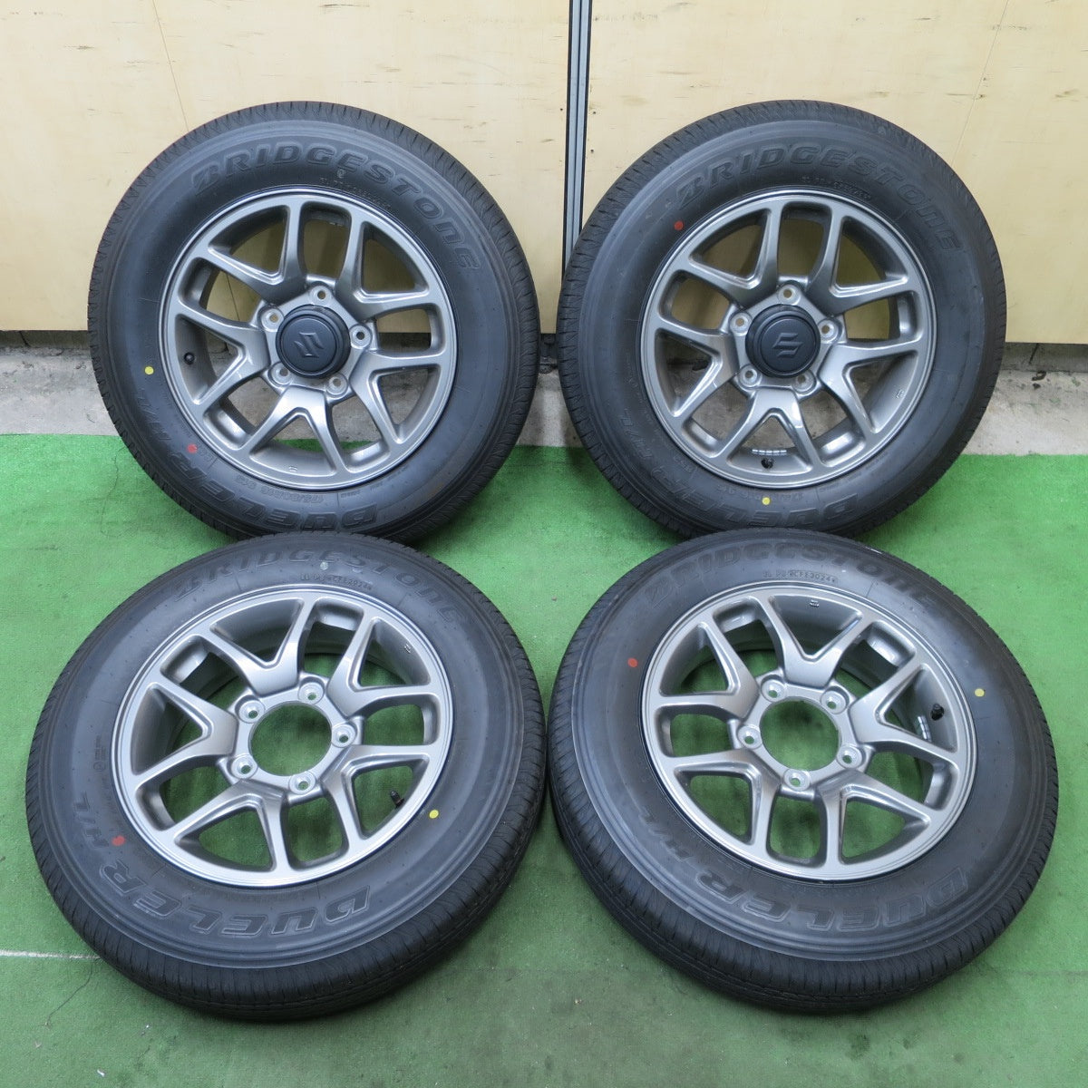 新車外し！24年★スズキ JB64W ジムニー 純正 175/80R16 ブリヂストン デューラー H/L 852 DUELER 16インチ PCD139.7/5H★6040301NGノ
