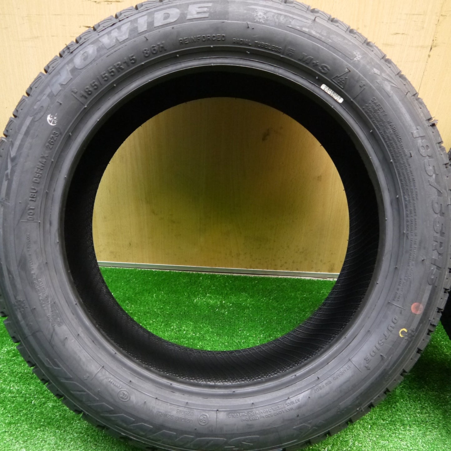 未使用！23年★スタッドレス 185/55R15 サンワイド SNOWIDE タイヤ 15インチ ノート マーチ デミオ スイフト ヤリス 等★5102201Hスタ