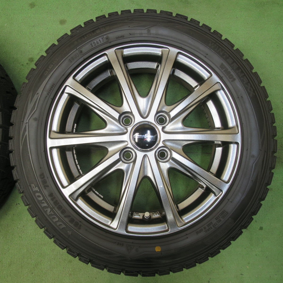 超バリ溝！キレイ！9.5分以上★スタッドレス 155/65R14 ダンロップ ウインターマックス WM01 EuroSpeed MANARAY SPORT ユーロスピード 14インチ PCD100/4H★6011707イス