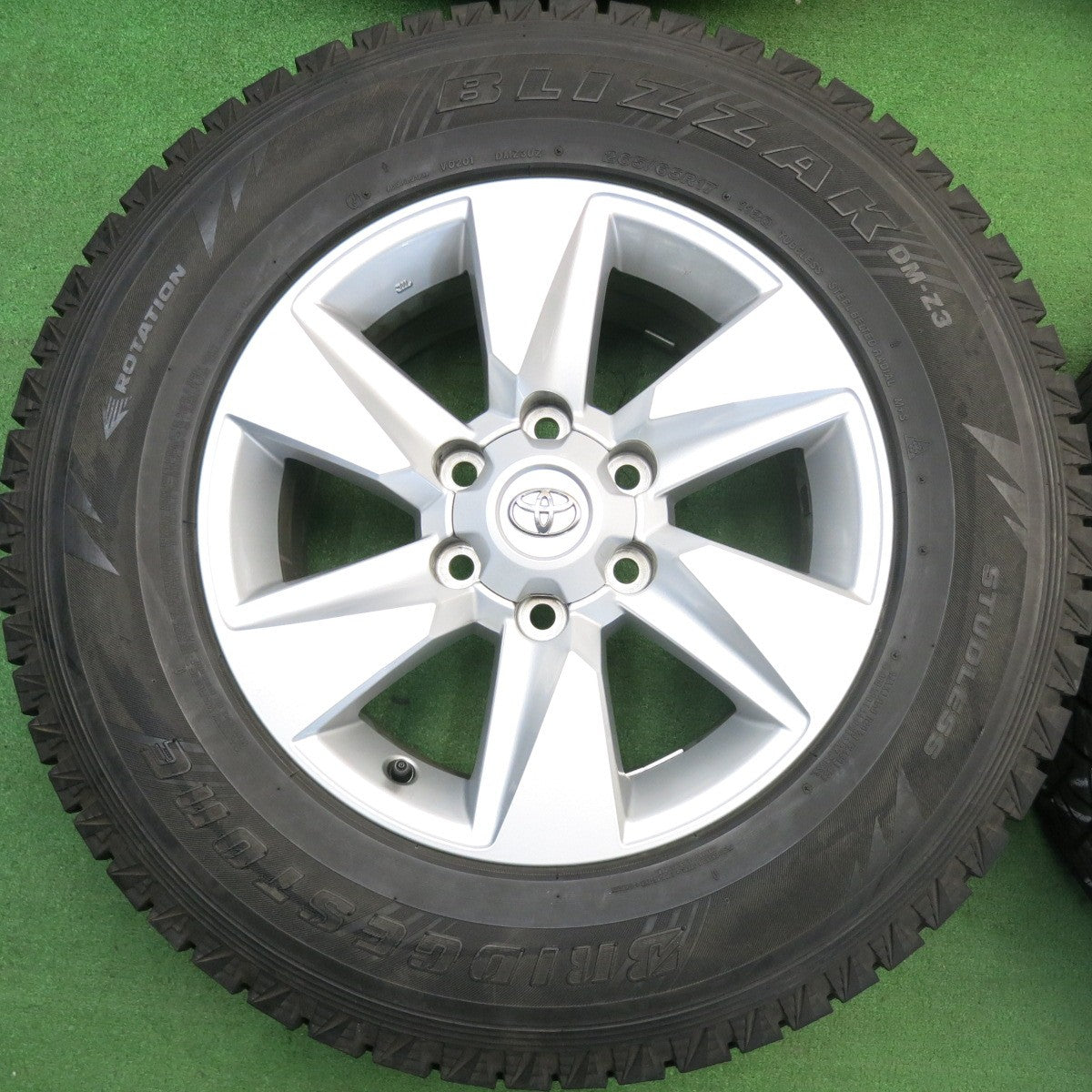 バリ溝！キレイ！8.5分★トヨタ 150系 ランクル プラド 純正 265/65R17 スタッドレス ブリヂストン ブリザック DM-Z3 17インチ PCD139.7/6H★6022601HAス
