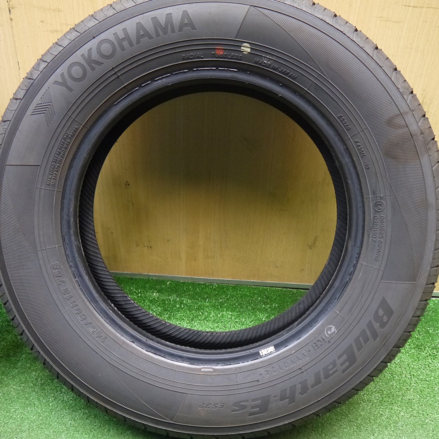 4本価格！24年★145/80R13 ヨコハマ BluEarth-ES ES32 ブルーアース 13インチ タイヤ N-BOX スペーシア タント ミラ ワゴンＲ N-ONE 等★6033105Hノタ