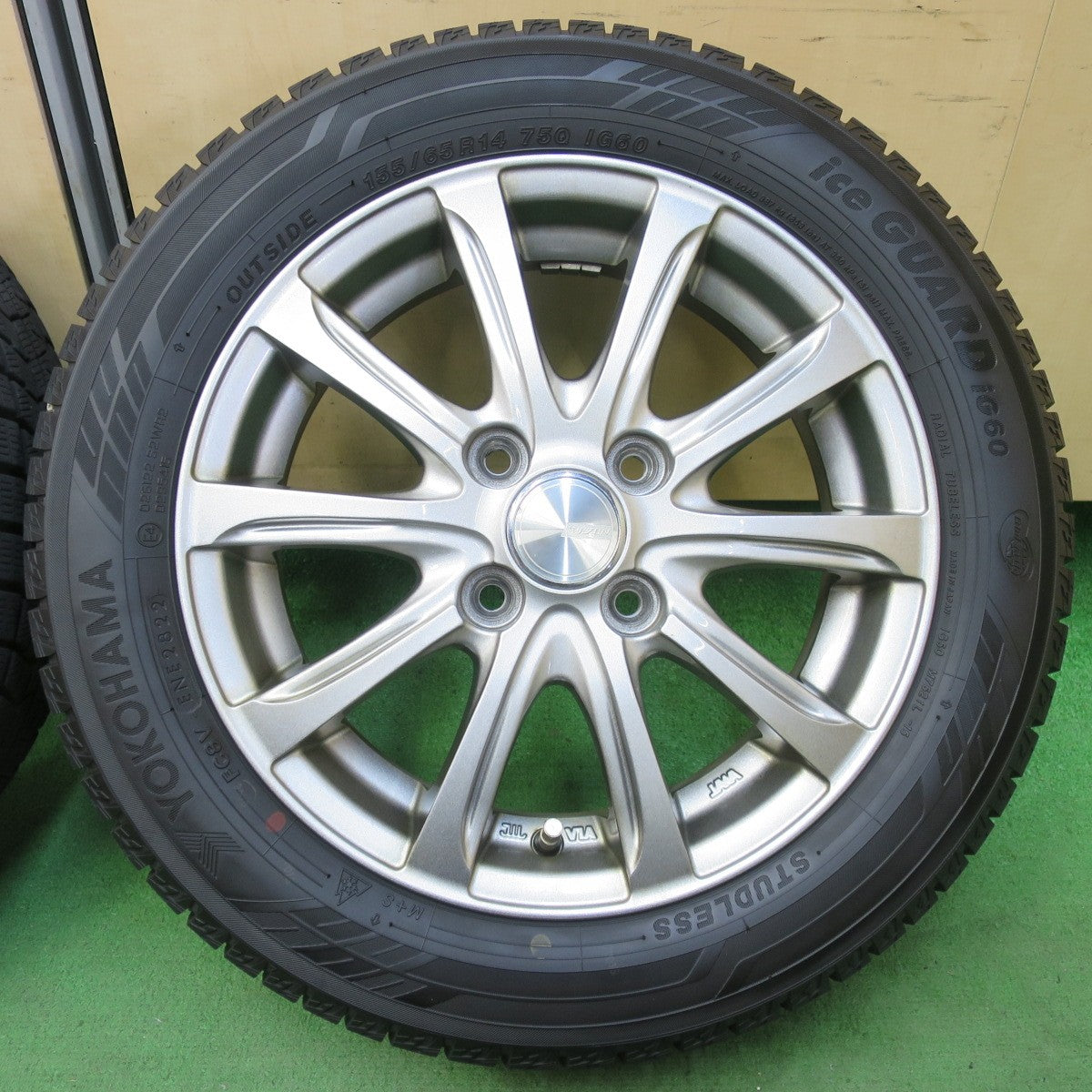 バリ溝！22年！キレイ！9.5分★スタッドレス 155/65R14 ヨコハマ アイスガード iG60 WEZEN 14インチ PCD100/4H★5051903イス