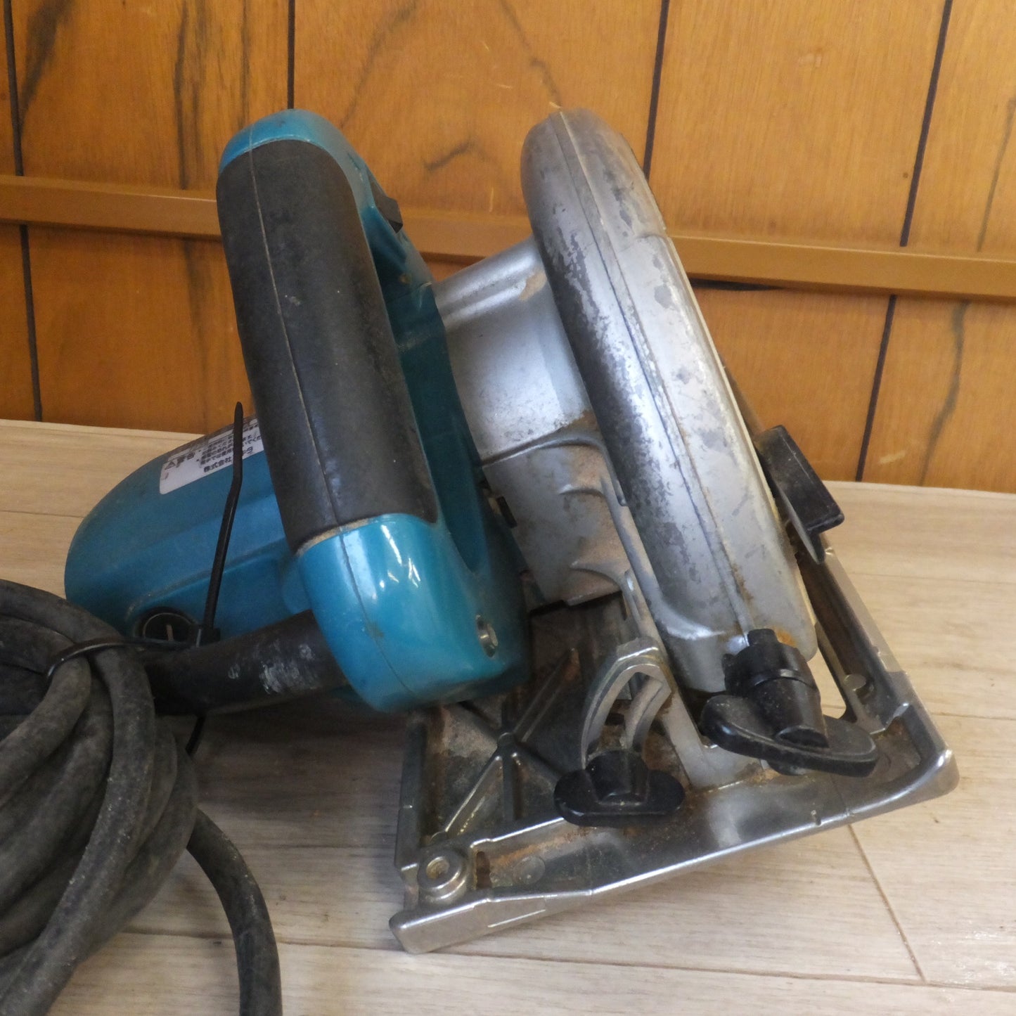 [送料無料] ★マキタ makita 190mm マルノコ 5835BA　180～190mm　100V 11A 50-60Hz 1050W　木工用 超硬丸ノコ★