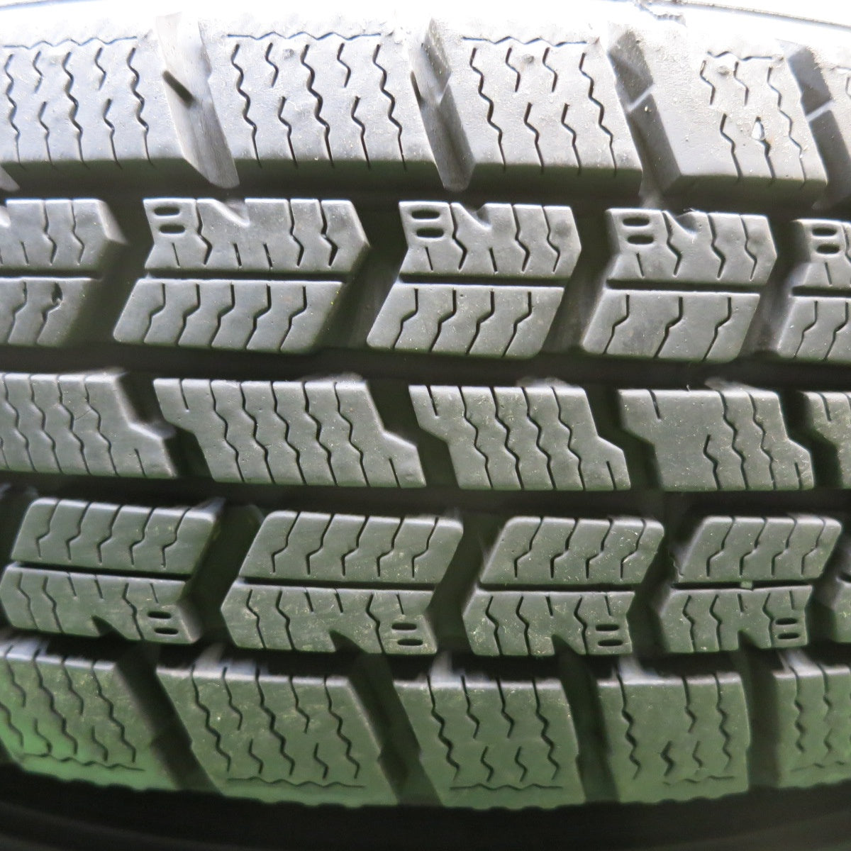 バリ溝！24年！8.5分★スタッドレス 145/80R13 グッドイヤー アイスナビ7 VIOLENTO ヴィオレント 13インチ PCD100/4H★6011109HAス