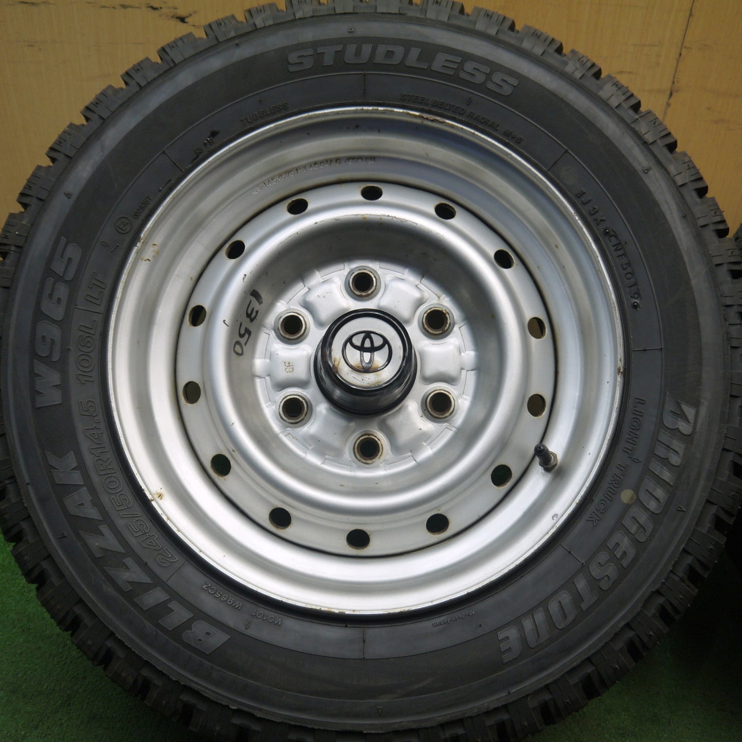 ほぼ未使用★トヨタ ハイエース 純正 スチール 195/80R15 245/50R14.5 スタッドレス ブリヂストン ブリザック VL1 W965 14.5インチ 15インチ PCD139.7/6H★5100706Hノ