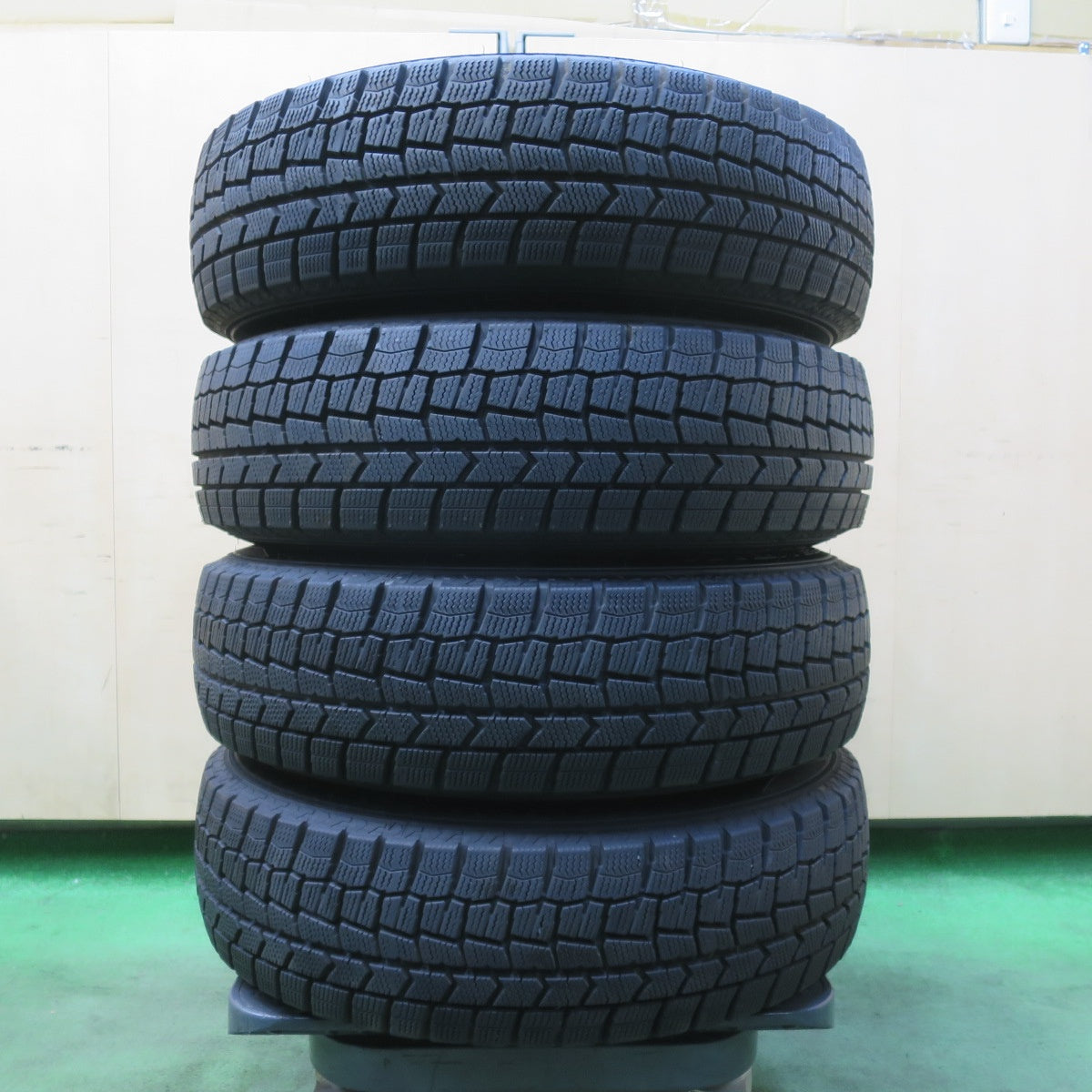 バリ溝！ほぼ10分★スタッドレス 165/70R14 ダンロップ ウインターマックス WM02 スチール ホイール 14インチ PCD100/4H★6010908イス