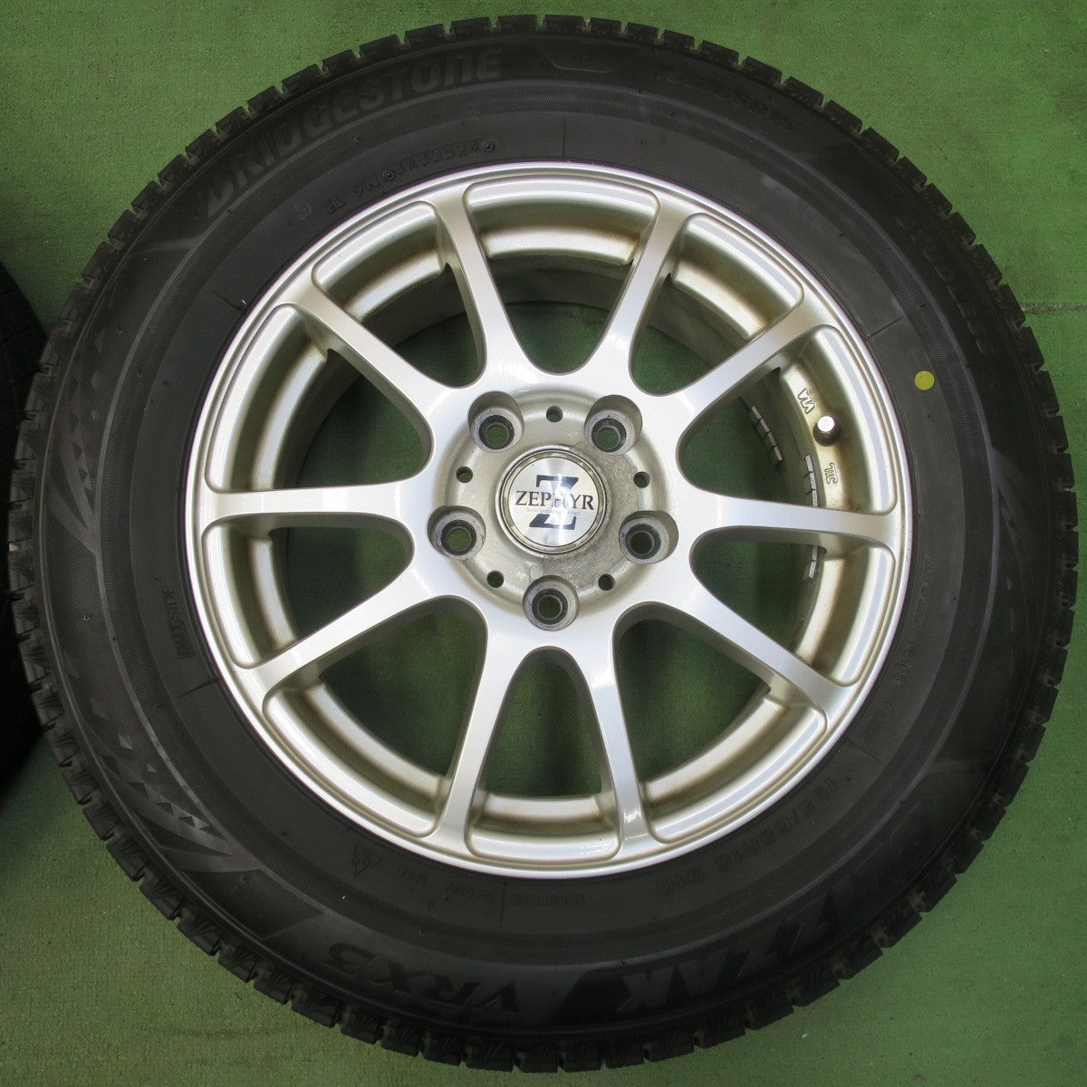 バリ溝！24年！9.5分★スタッドレス 195/65R15 ブリヂストン ブリザック VRX3 ZEPHYR ゼファー 15インチ PCD114.3/5H★5110407イス