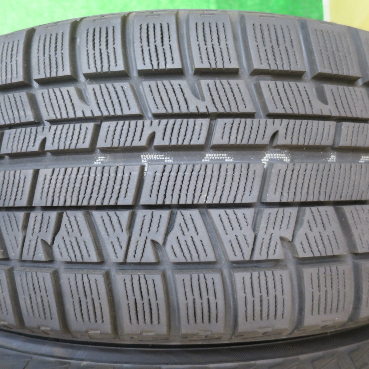 バリ溝！キレイ！9.5分★BRZ 86 等 205/55R16 スタッドレス ヨコハマ アイスガード iG50 プラス SCHNEIDER シュナイダー 16インチ PCD100/5H★5111309NJス