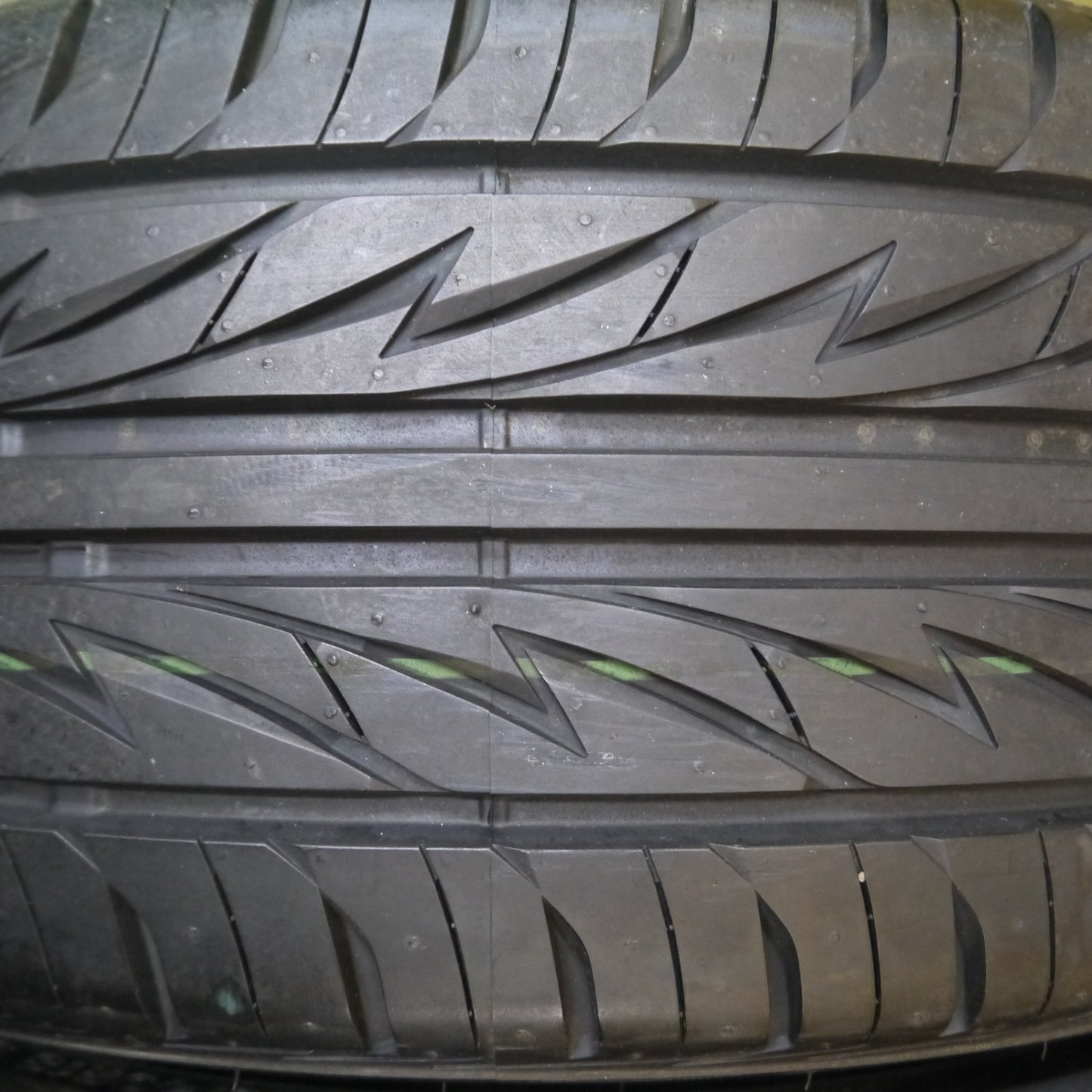 [送料無料] ほぼ新車外し！22年★225/40R18 ブリヂストン テクノスポーツ タイヤ 18インチ 86 BRZ プリウス カローラ インプレッサ 等★5030404Hノタ
