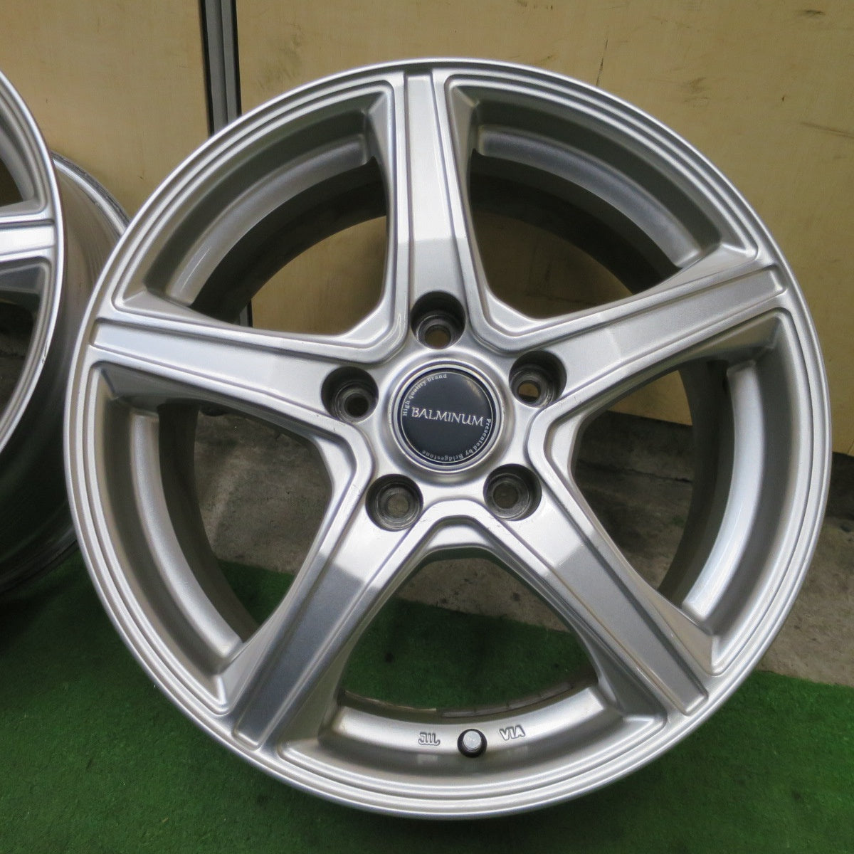 4本価格★BALMINUM VR5 バルミナ 16インチ ホイール 16×6.5J PCD114.3/5H★6032501NGホ
