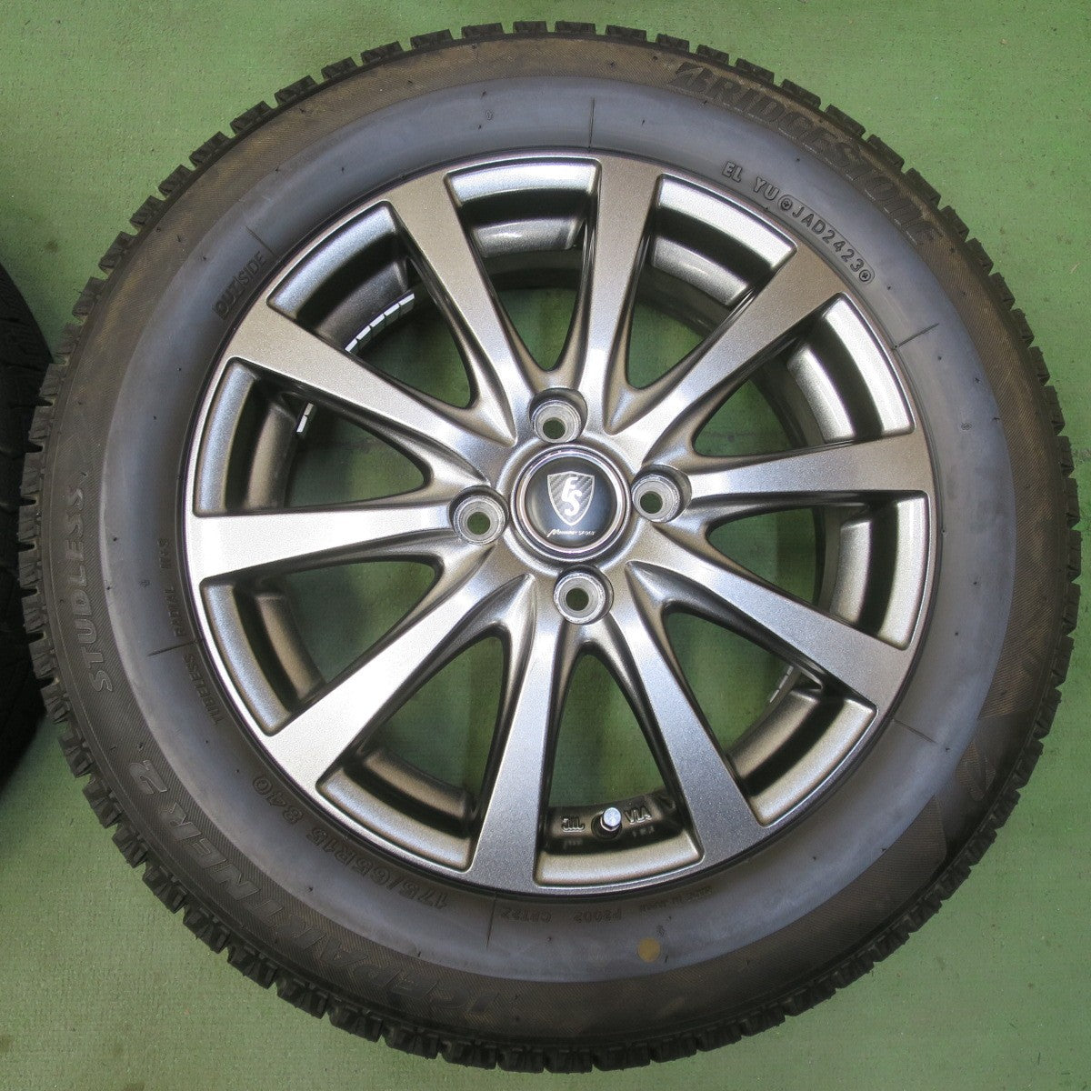 ほぼ未使用！23年！キレイ◎スタッドレス 175/65R15 ブリヂストン アイスパートナー2 MANARAY SPORT マナレイ スポーツ 15インチ PCD100/4H◎6091904イス