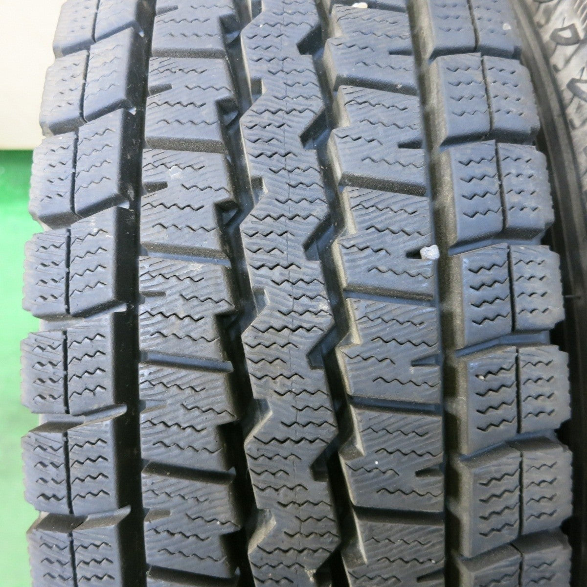 バリ溝！21年！キレイ！9.5分以上！2本★トラック タイヤ 185/80R14 102/100N スタッドレス ダンロップ ウインターマックス SV01 TOPY スチール 14インチ 108-8 PCD184.15/6H★5030702ナス