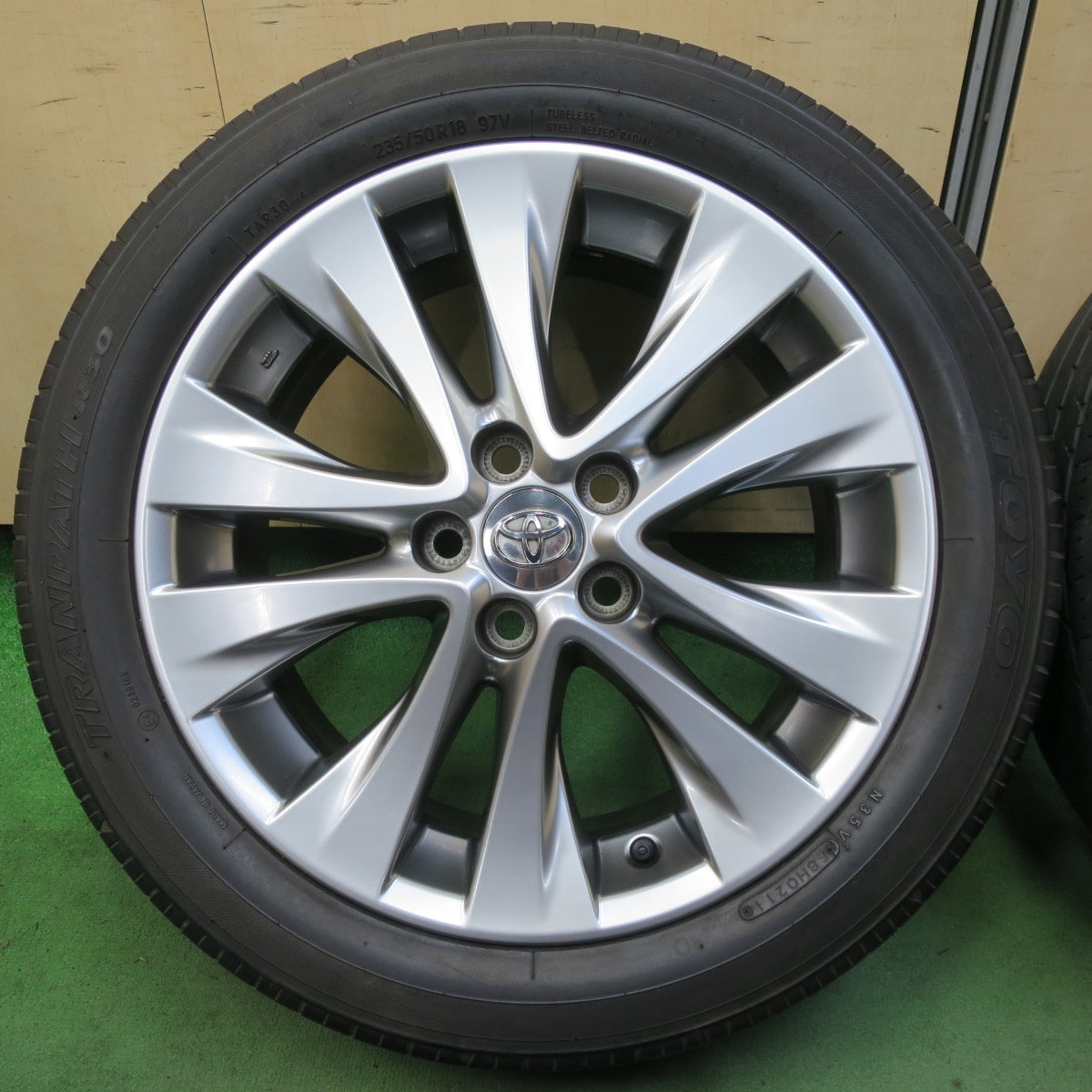 キレイ★トヨタ 20系 アルファード ヴェルファイア 純正 235/50R18 トーヨー トランパス R30 18インチ PCD114.3/5H★5072402TTノ