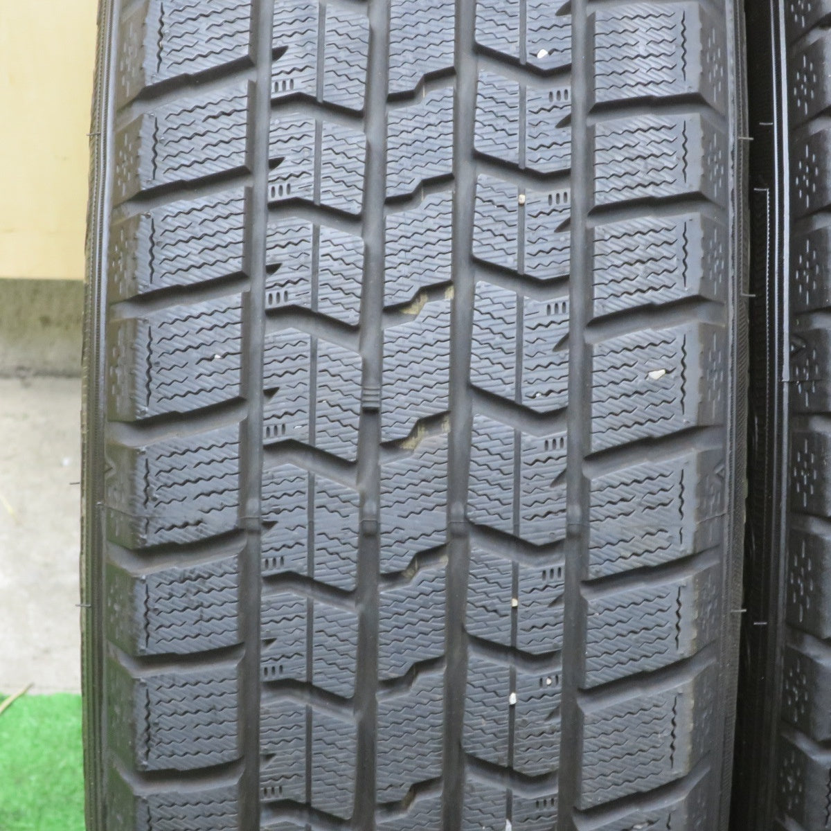 バリ溝！24年！キレイ！9.5分以上★スタッドレス 195/65R15 グッドイヤー アイスナビ7 ravrion RS01 ラブリオン 15インチ PCD114.3/5H★5112101TTス