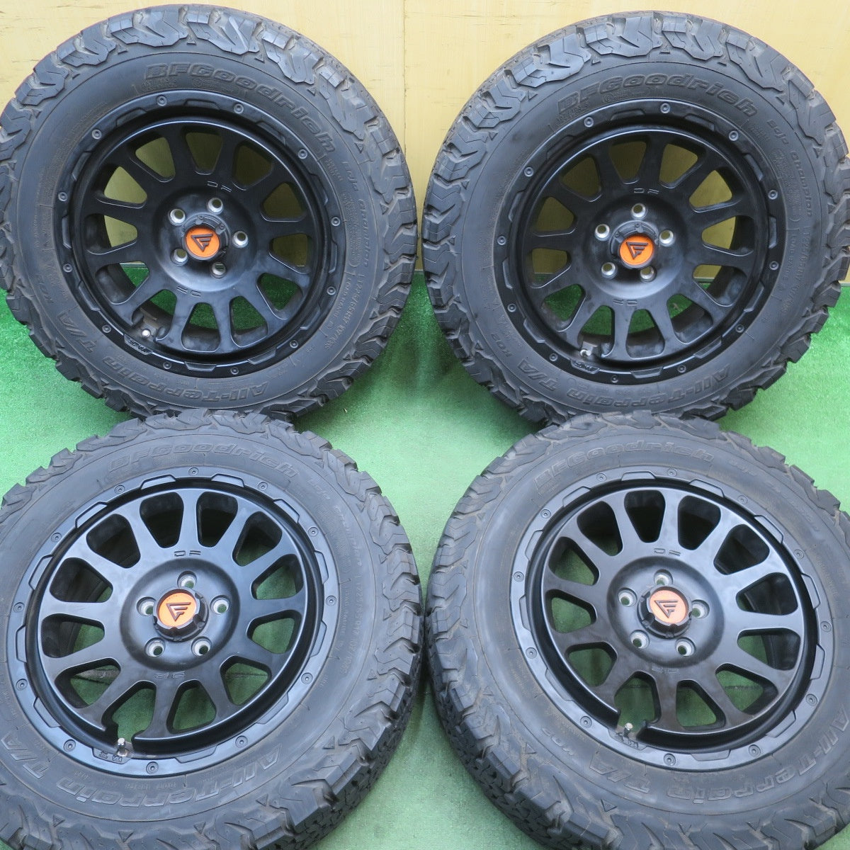 バリ溝！23年！9.5分★DELTA FORCE オーバル CRIMSON 225/65R17 107/103S BFグッドリッチ All-Terrain T/A KO2 17インチ デルタ フォース クリムソン PCD114.3/5H★6051501NJノ