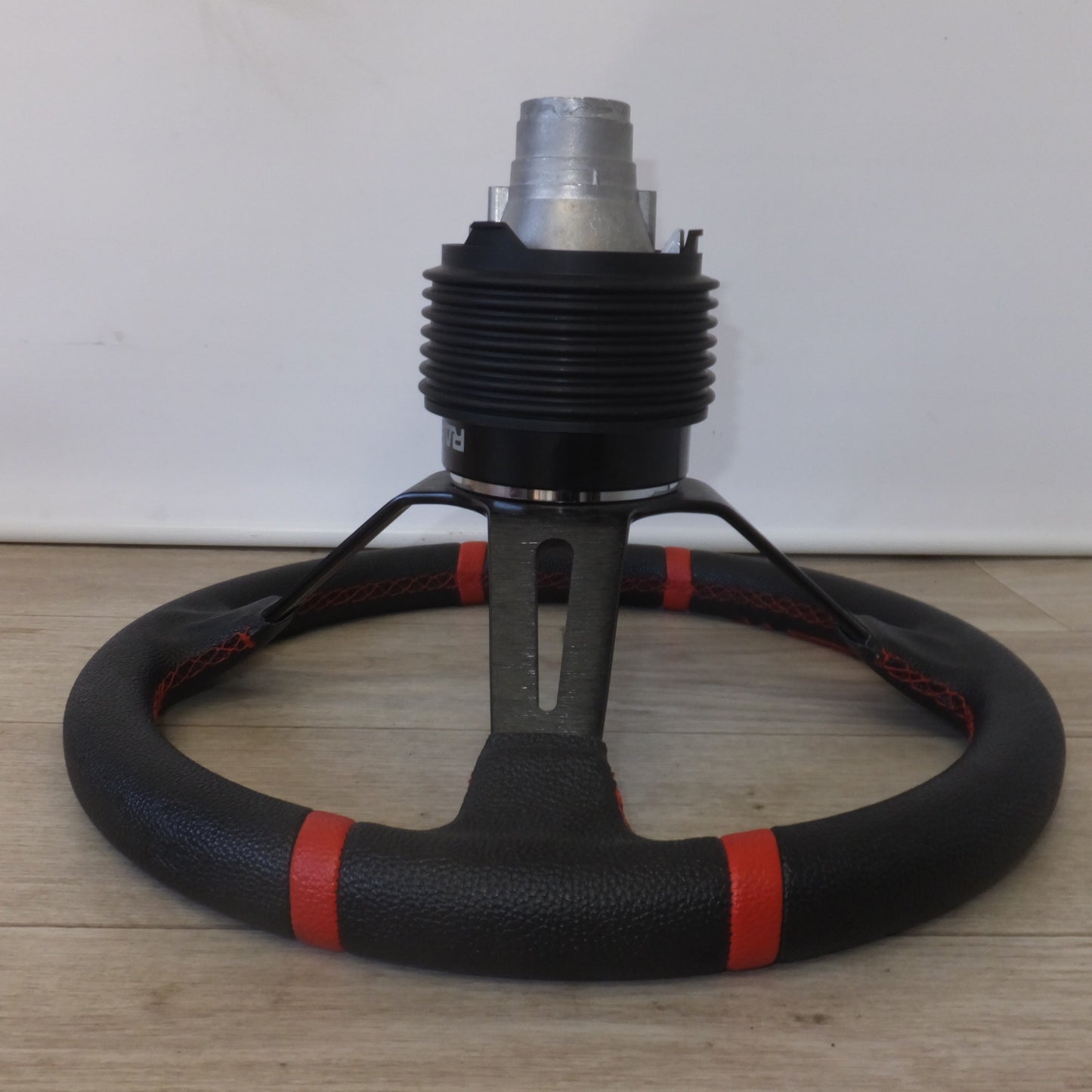 [送料無料] キレイ★RASTP ステアリング トヨタ 86 DBA-ZN6　直径 約 35cm　差込口 約 1.8mm(84★