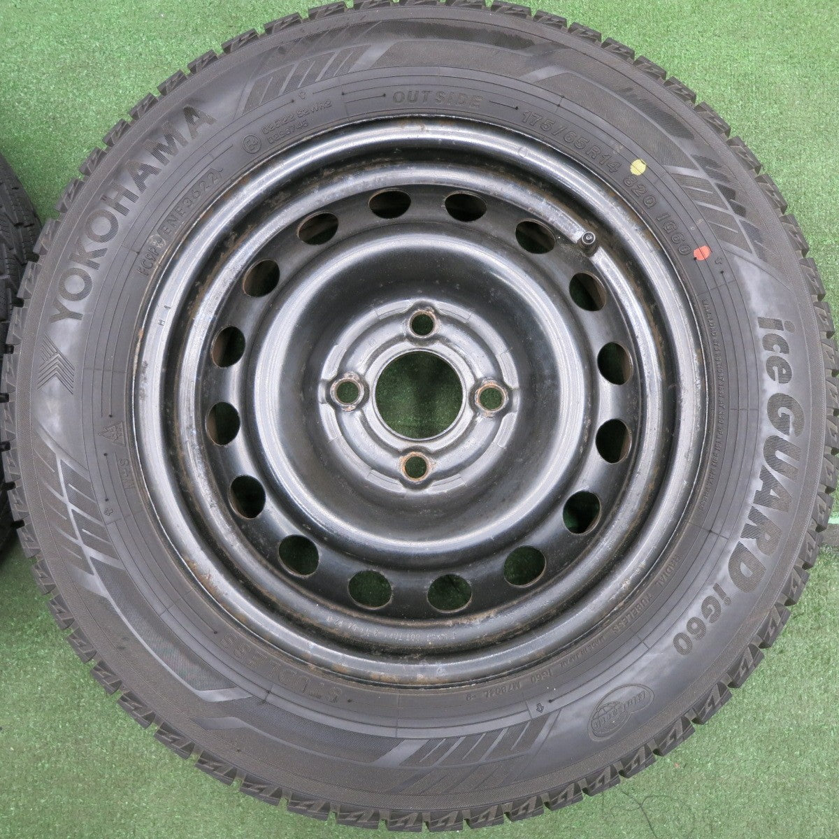 *送料無料* バリ溝！22年！9.5分以上★スタッドレス 175/65R14 ヨコハマ アイスガード iG60 スチール ホイール 14インチ PCD100/4H★4052501HAス