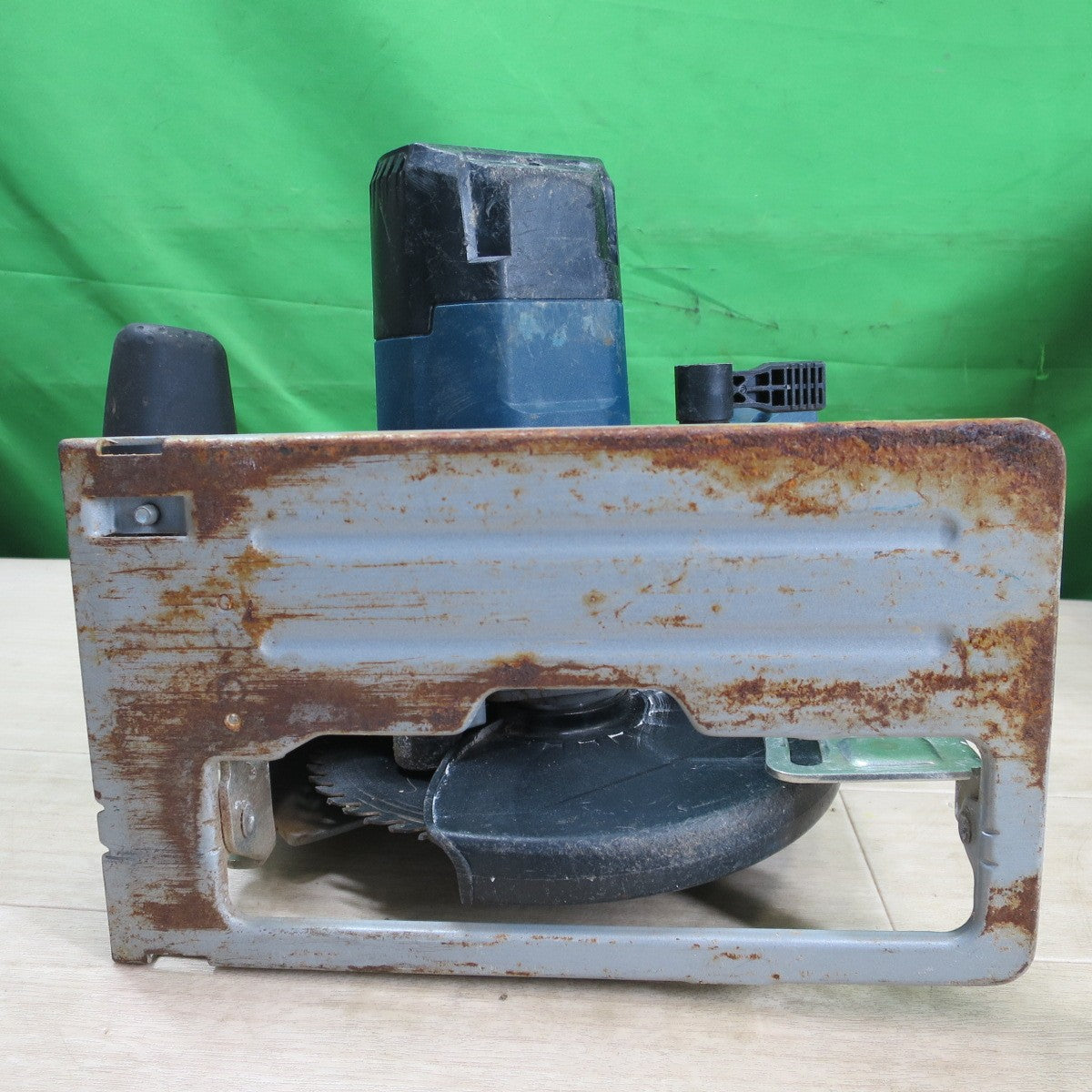 バッテリー2個付☆BOSCH ボッシュ 165mm コードレス 丸ノコ GKS18V-57 電動 工具 切断機 充電式 丸のこ マルノコ 丸鋸 18V☆