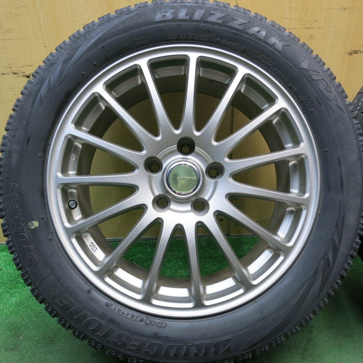 キレイ★スタッドレス 215/55R17 ブリヂストン ブリザック VRX ECO FORME エコフォルム 17インチ PCD114.3/5H★5081010HAス
