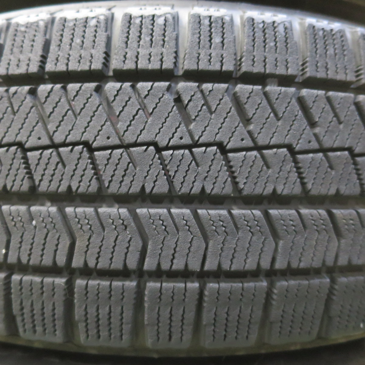 バリ溝！24年！キレイ！9.5分以上◎スタッドレス 195/65R15 ブリヂストン ブリザック VRX2 SCHNEIDER ATECH シュナイダー 15インチ PCD114.3/5H◎6091915イス