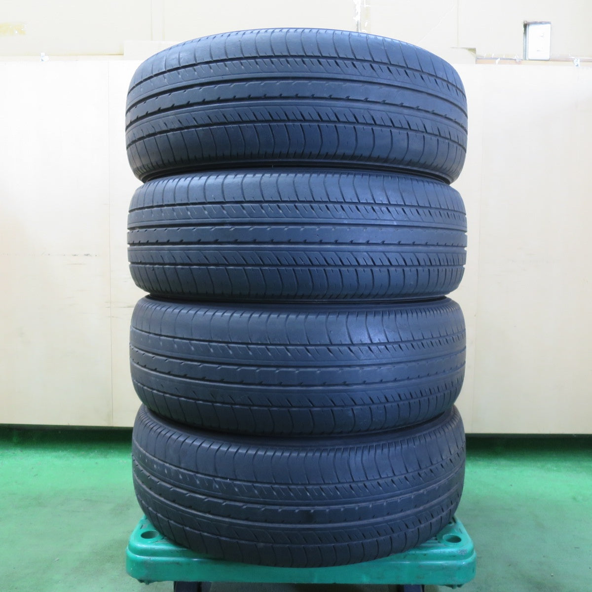 4本価格★トヨタ 80系 ノア ヴォクシー 純正 205/60R16 ヨコハマ dBデシベル E70 E70A 16インチ PCD114.3/5H★5053005イノ