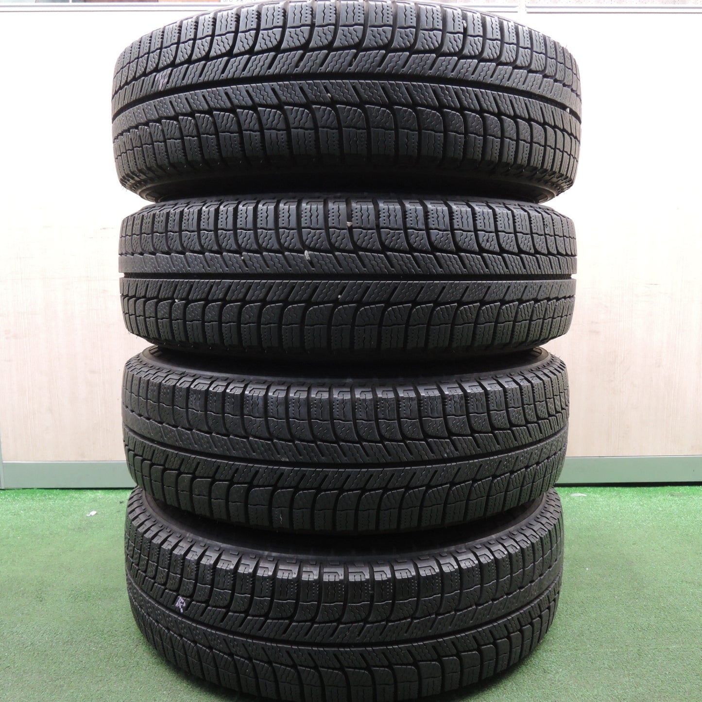 *送料無料* バリ溝！9.5分★トヨタ 200系 ハイエース 純正 スチール スタッドレス 195/80R15 107/105R ミシュラン AGILIS X-ICE 15インチ PCD139.7/6H★4022507HAス