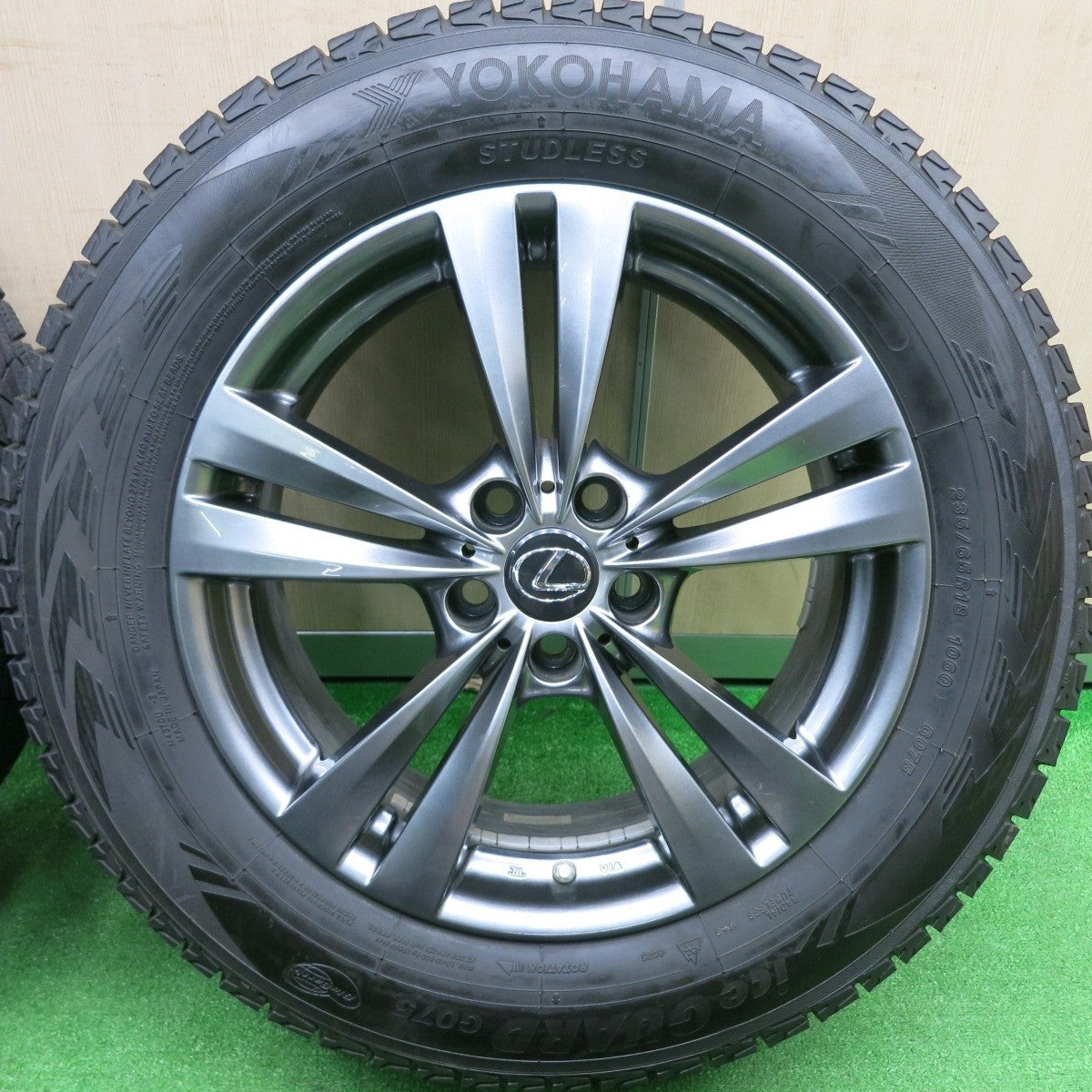 センサー付！バリ溝！21年！キレイ！9.5分★レクサス等 レアマイスター L-Fラウンジ 235/65R18 スタッドレス ヨコハマ アイスガード G075 PCD114.3/5H★4103103HAス
