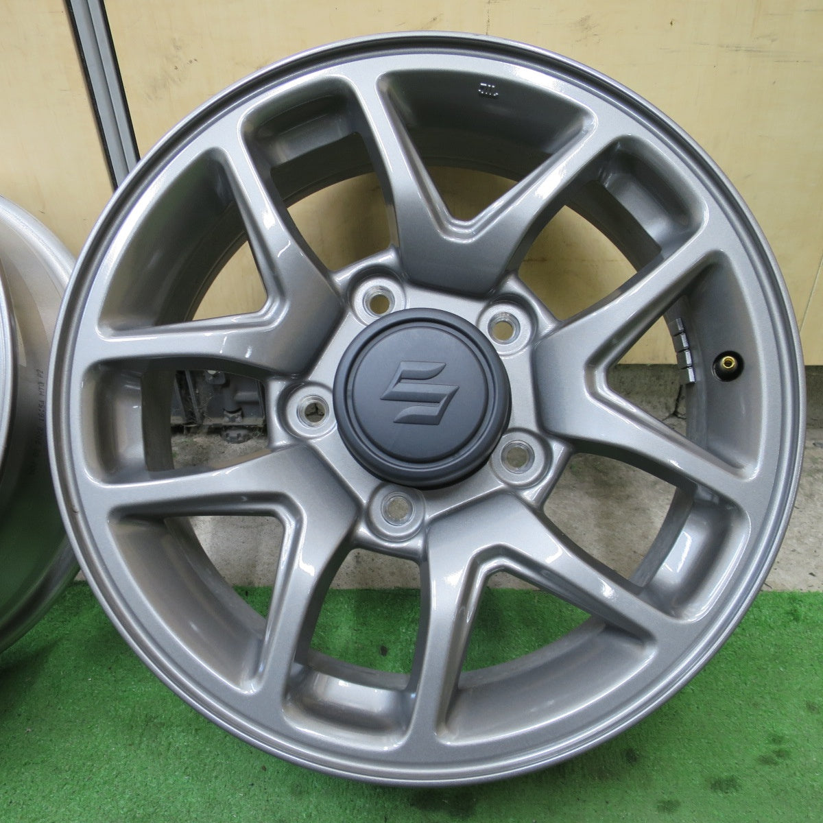 キレイ★スズキ JB64W ジムニー 純正 ENKEI ホイール 16インチ 16×5.5J エンケイ PCD139.7/5H★6050801NGホ