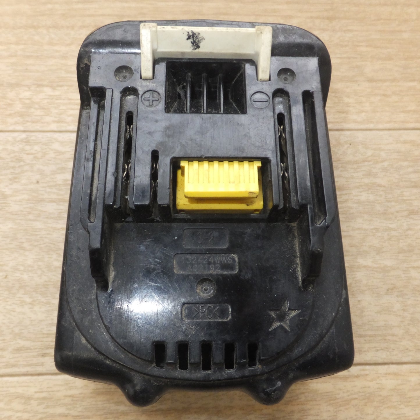 [送料無料] ジャンク★マキタ makita Li-ion 20 バッテリ BL1830　DC18V 3.0Ah 54Wh★