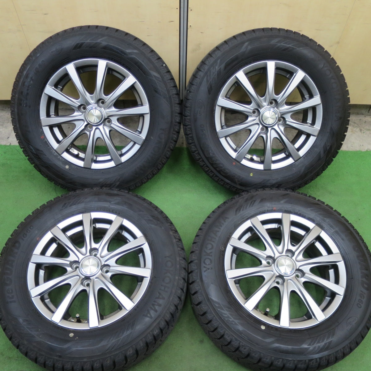 バリ溝！23年！キレイ！9.5分★スタッドレス 185/70R14 ヨコハマ アイスガード iG60 GRASS グラス 14インチ PCD100/4H★6021501TTス