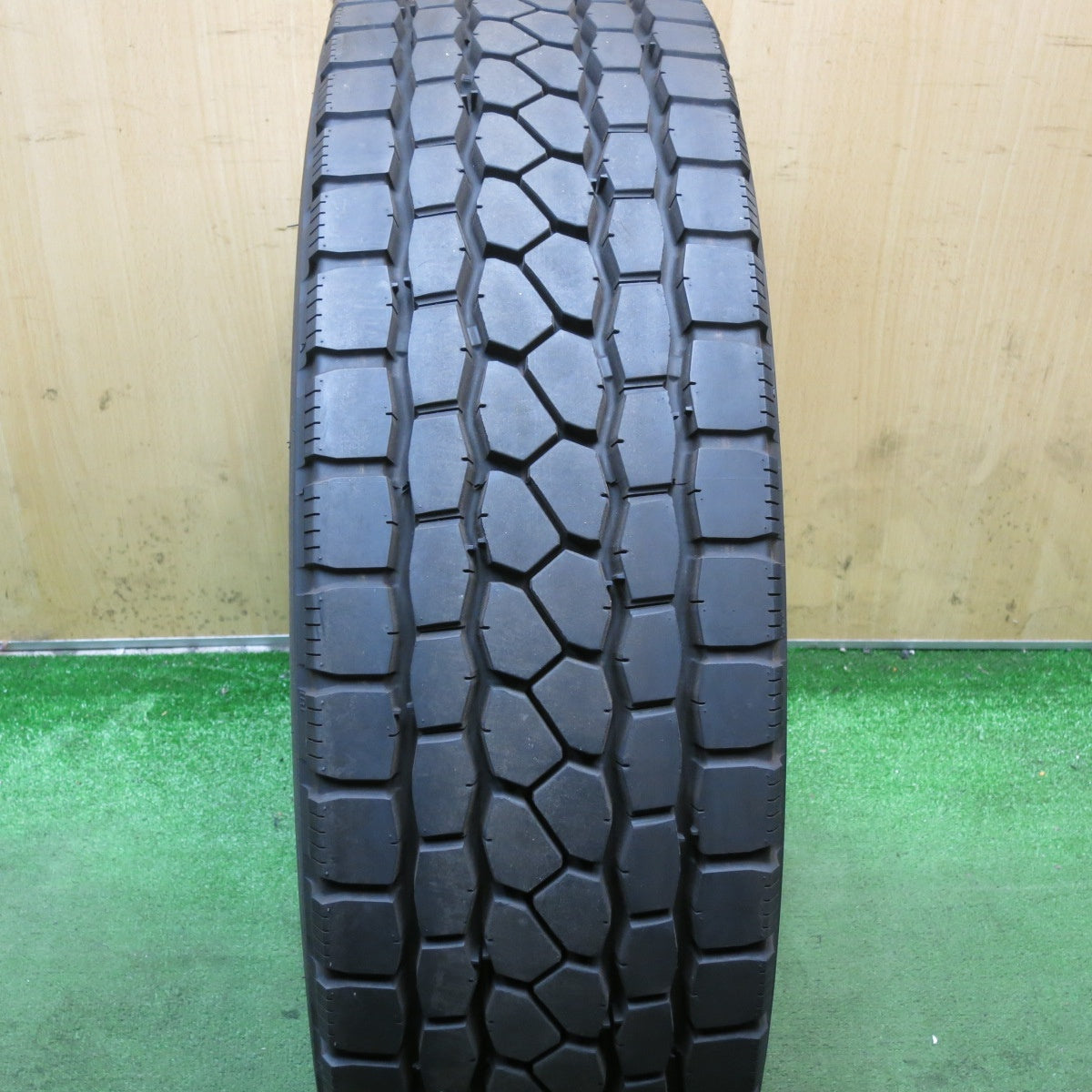 ほぼ未使用！24年！1本◎トラック タイヤ 245/70R19.5 136/134J ブリヂストン エコピア M801 Ⅱ ミックス オールシーズン 19.5インチ◎6101405KKスタ