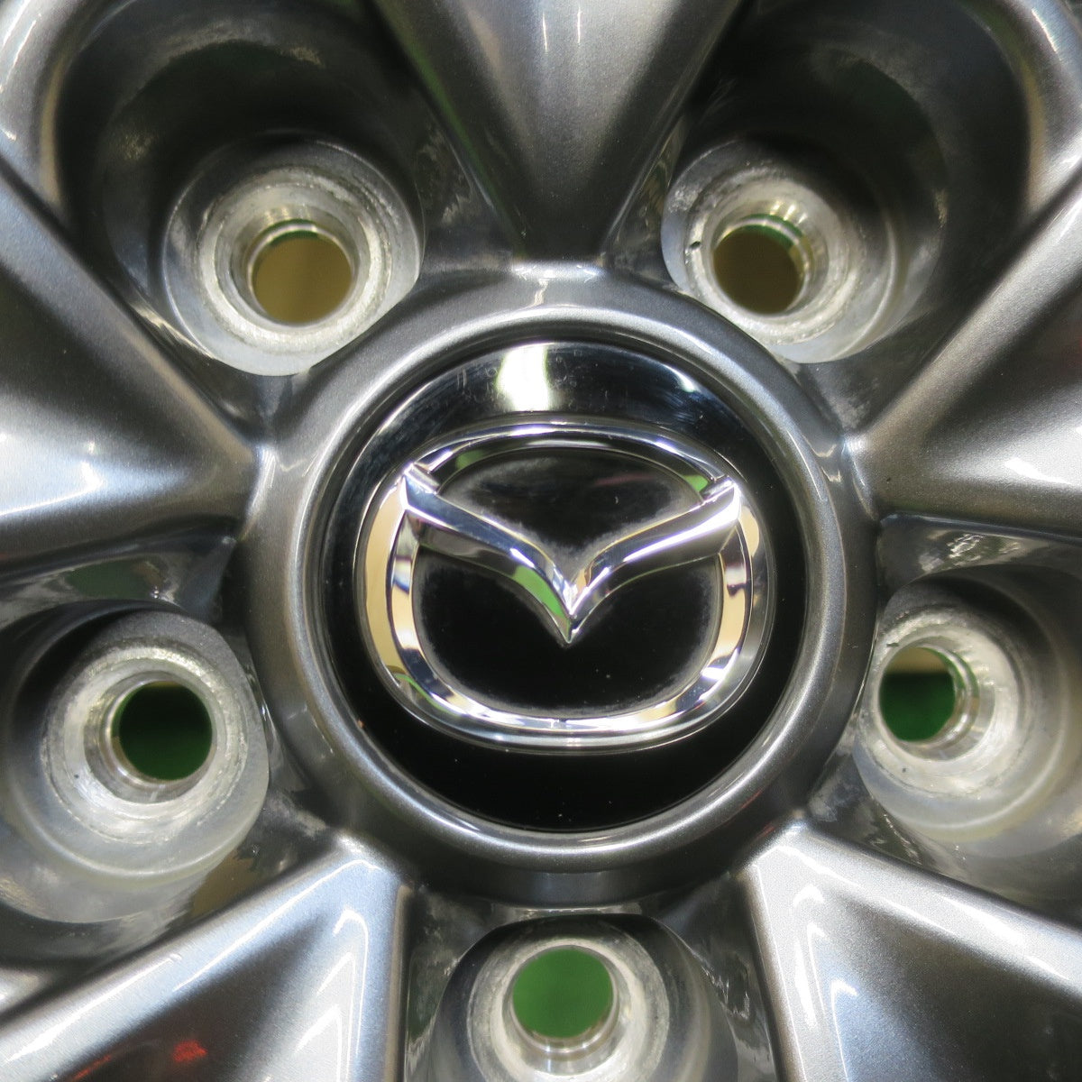 バリ溝！21年！キレイ！9.5分★マツダ3 ファストバック 純正 215/45R18 スタッドレス ダンロップ ウインターマックス 03 18インチ PCD114.3/5H★5112815イス