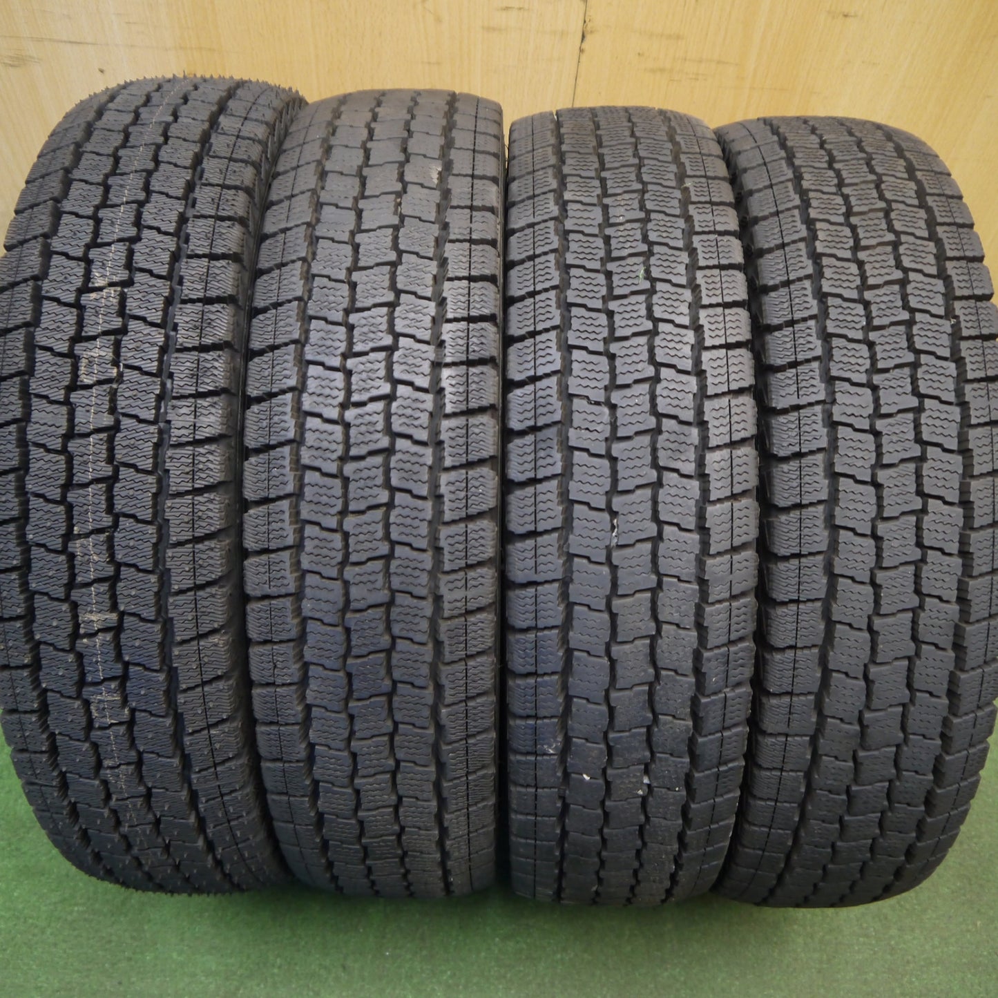 バリ溝！22年！ほぼ10分★スタッドレス 145R12 6PR グッドイヤー アイスナビ CARGO カーゴ 12インチ タイヤ 小型 バン トラック ハイゼット エブリイ 等★6032410Hスタ