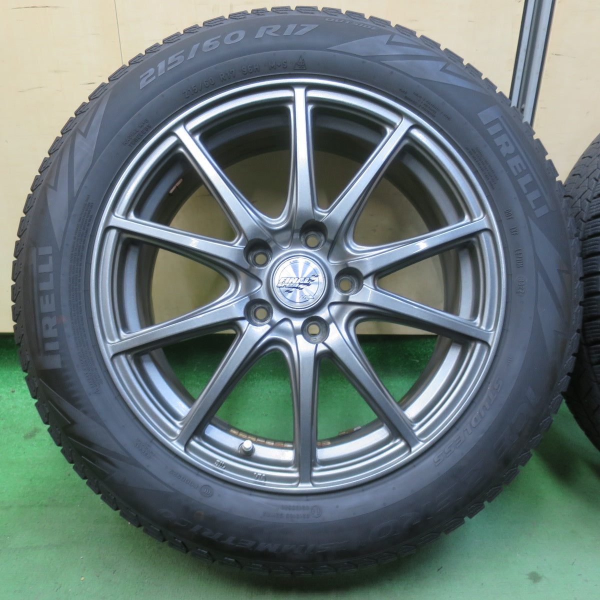 バリ溝！22年！キレイ！9分★スタッドレス 215/60R17 ピレリ アイスゼロ アシンメトリコ FINAL SPEED MiD ファイナルスピード 17インチ PCD114.3/5H★5123008イス