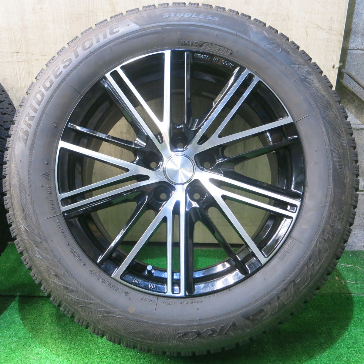 バリ溝！キレイ！9.5分★スタッドレス 225/60R17 ブリヂストン ブリザック VRX2 ECO FORME CRS161 エコフォルム 17インチ PCD114.3/5H★5051605NJス