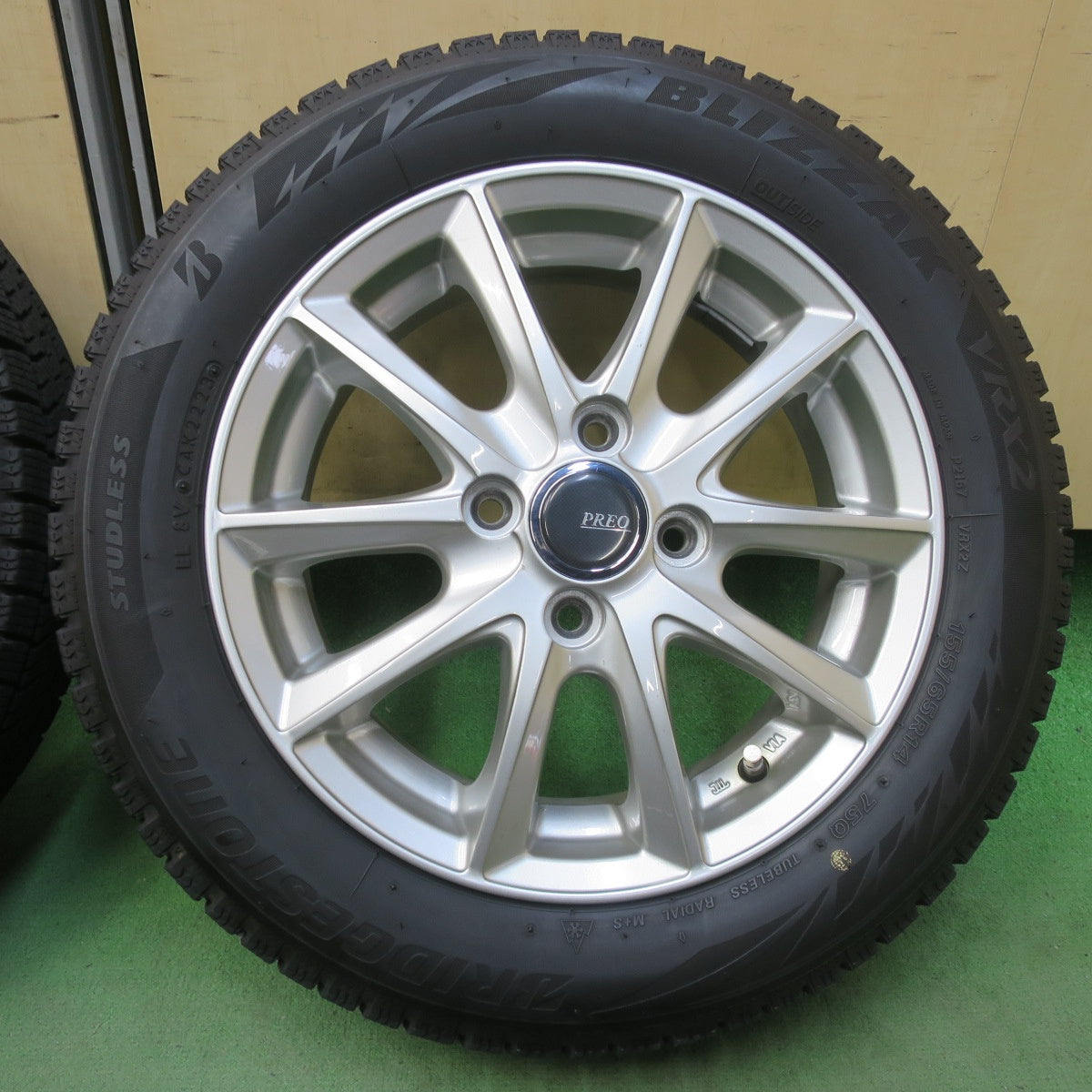 キレイ！23年★スタッドレス 155/65R14 ブリヂストン ブリザック VRX2 PREO プレオ 14インチ PCD100/4H★6032506イス