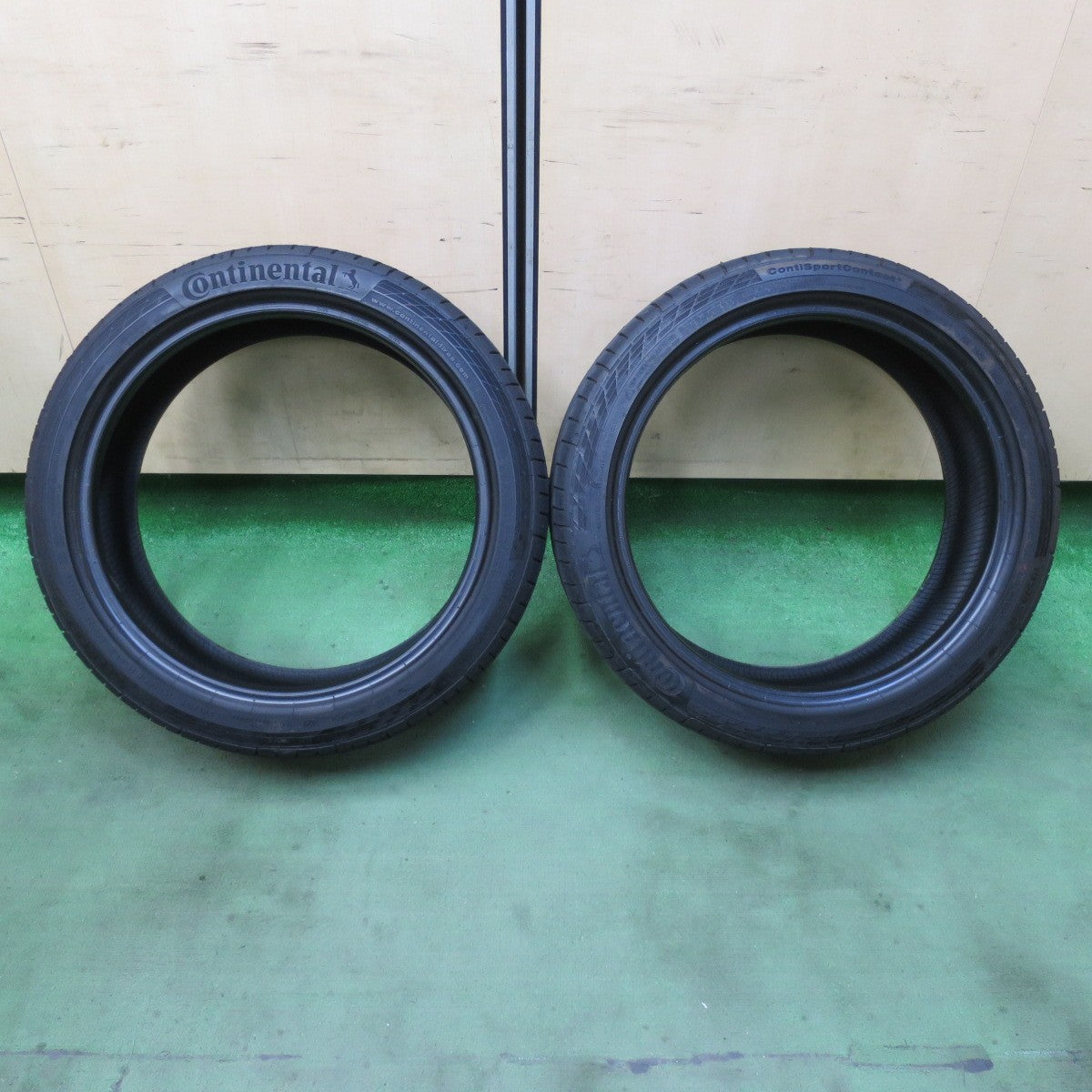 バリ溝！23年！9分！2本★195/45R17 コンチネンタル コンチスポーツ コンタクト5 タイヤ 17インチ アクア スイフト スポーツ 等★5110701イノタ