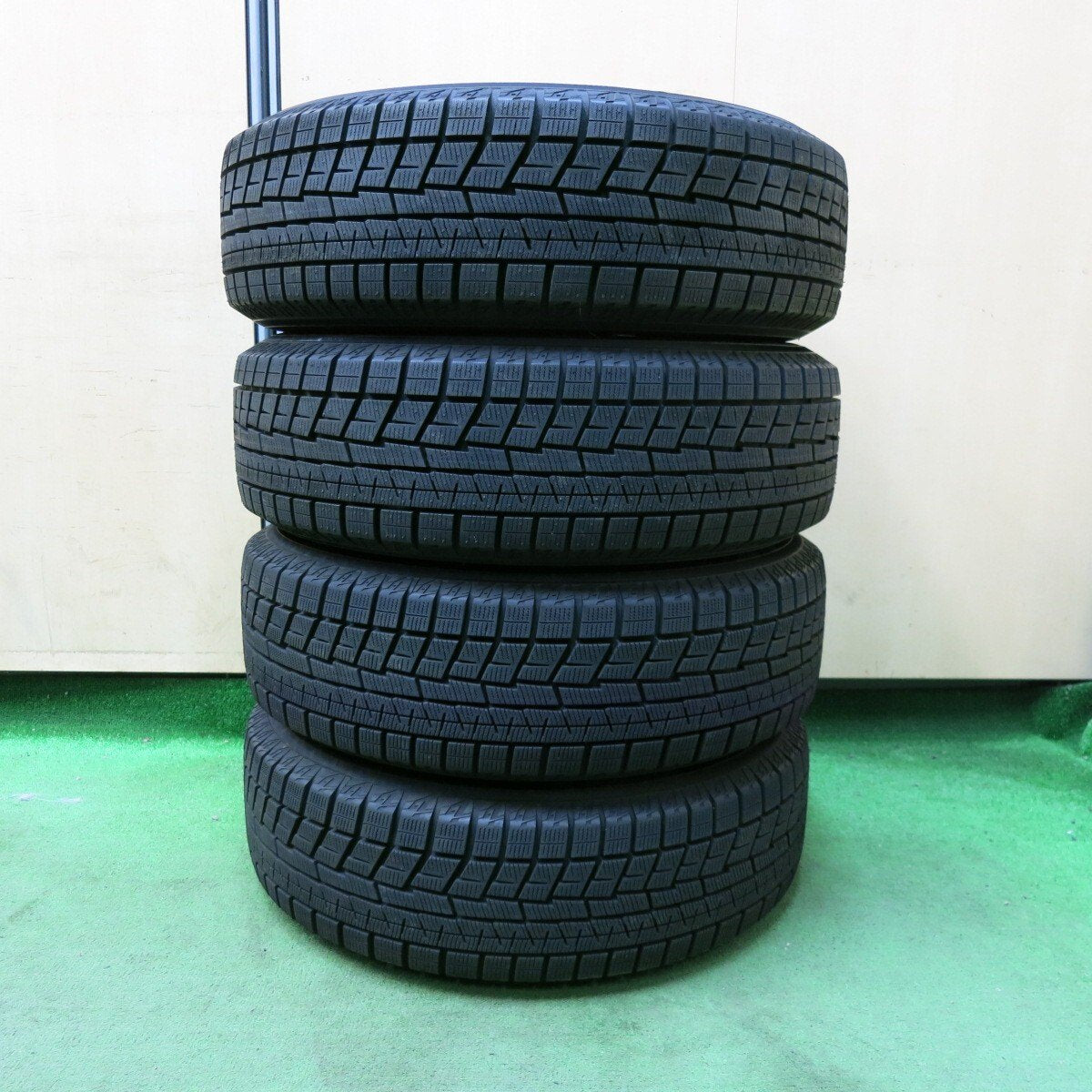 バリ溝！23年！ほぼ10分★スタッドレス 185/65R15 ヨコハマ アイスガード iG60 PRD V7 15インチ PCD100/4H★4122511SYス