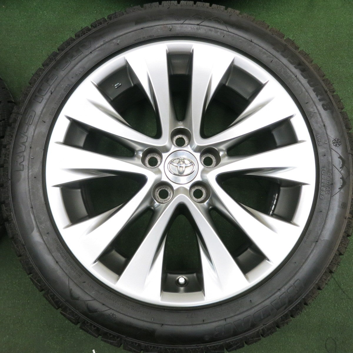 *送料無料* 超バリ溝！キレイ！ほぼ10分★トヨタ 20系 アルファード 純正 235/50R18 スタッドレス レーダー RW-5 ICE SUV PCD114.3/5H★4052604HAス