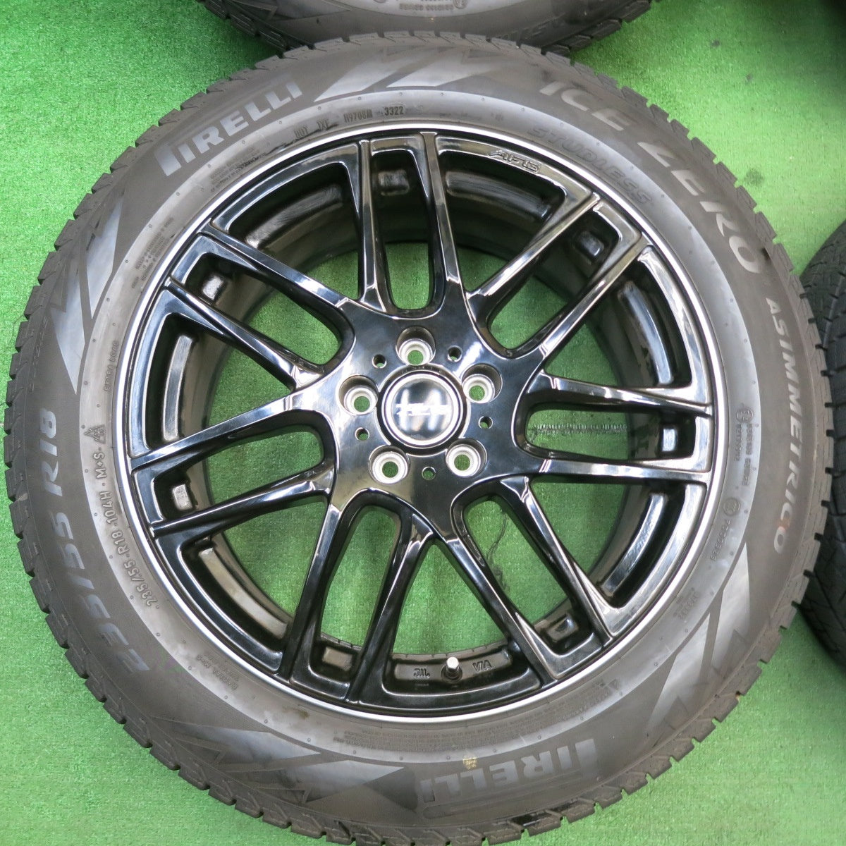 バリ溝！22年！キレイ！9分★ボルボ 等 EURO AFG 235/55R18 スタッドレス ピレリ アイスゼロ アシンメトリコ 18インチ PCD108/5H★5051204AKス