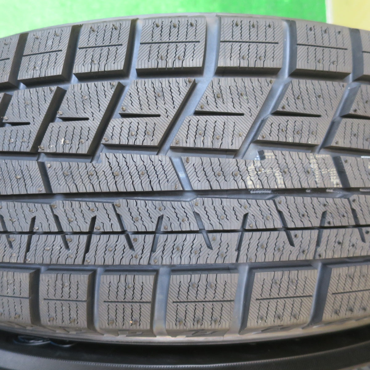 未使用！24年！キレイ★ライズ ロッキー 等 195/65R16 スタッドレス ヨコハマ アイスガード iG60 ESTROSA エステローザ 16インチ PCD100/5H★5110601NJス