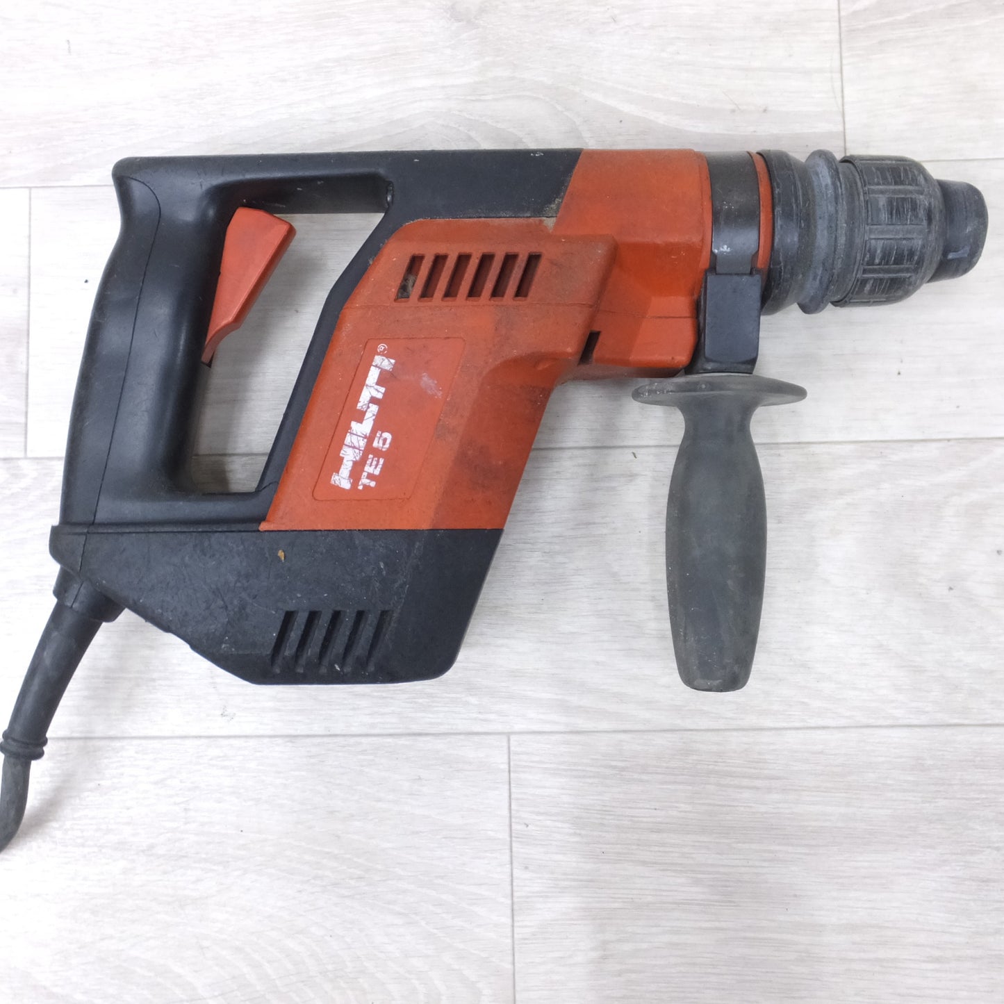 [送料無料] 付属品多数◆ヒルティ HILTI ハンマ ドリル 100V TE5 集じん システム TE5-DRS セット ケース ビット 付き 電動 工具◆