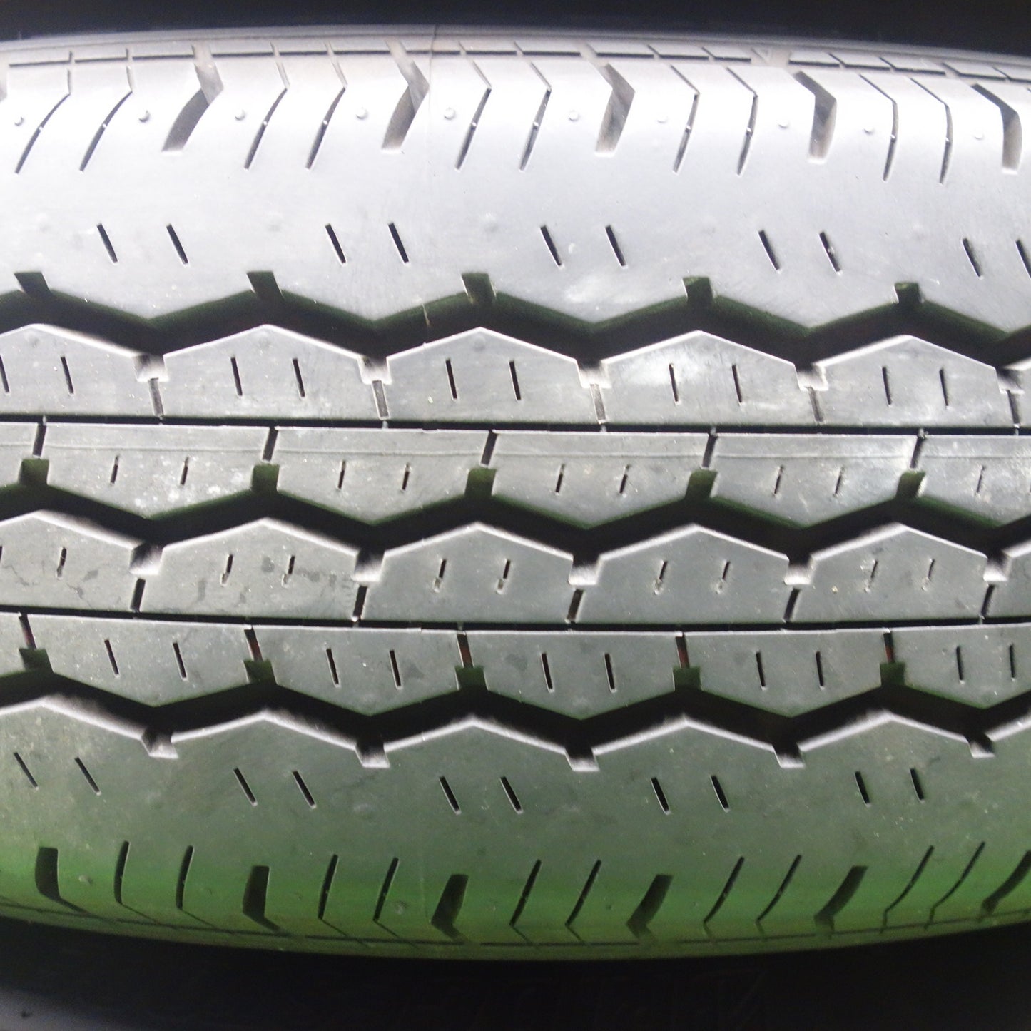 バリ溝！25年！キレイ！9.5分以上★トヨタ 200系 ハイエース 純正 スチール 195/80R15 107/105S ブリヂストン エコピア RD613 15インチ PCD139.7/6H★5122505KTノ