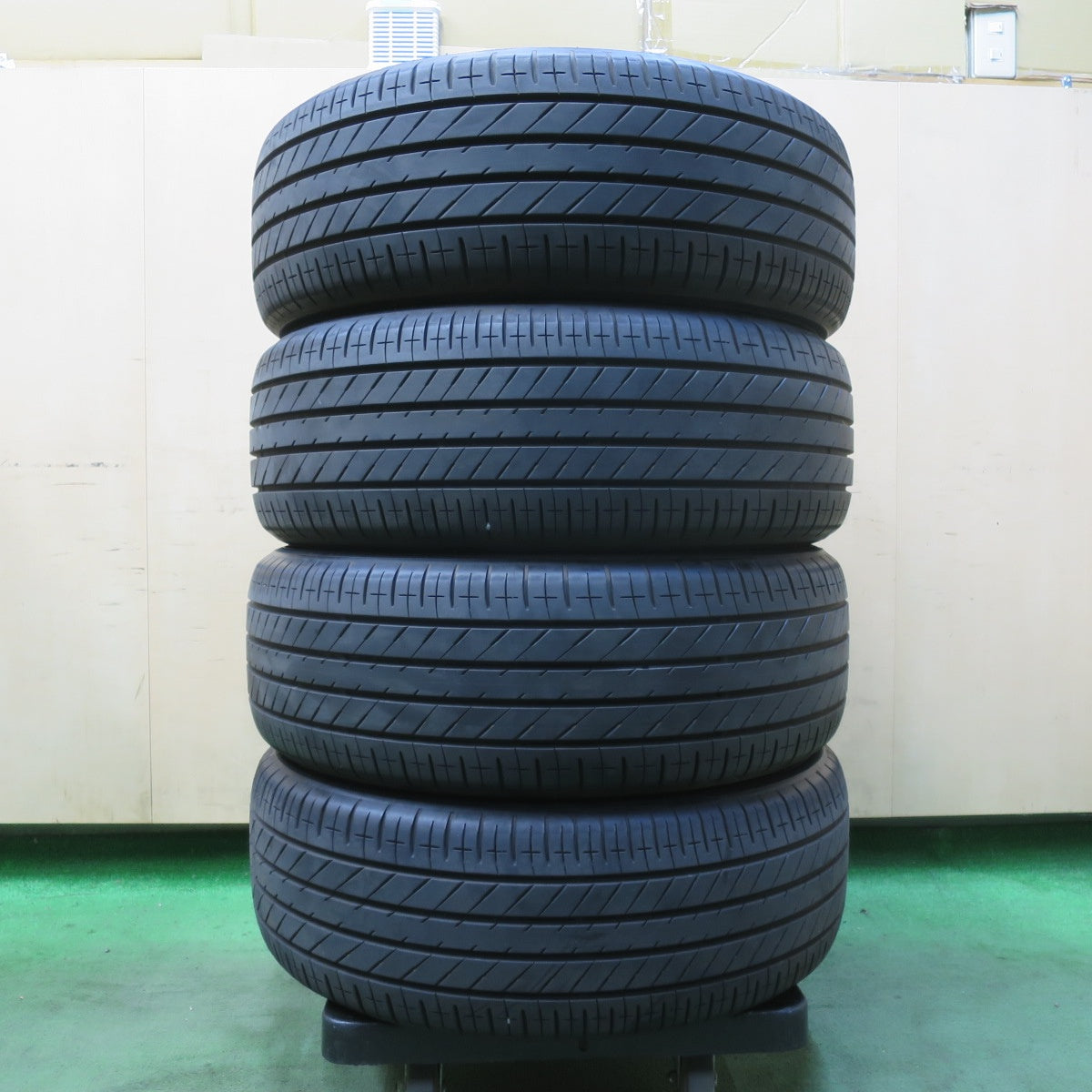 バリ溝！25年！ほぼ10分★205/55R17 トーヨー プロクセス R60 タイヤ 17インチ ノア ヴォクシー ステップワゴン 等★5112601イノタ
