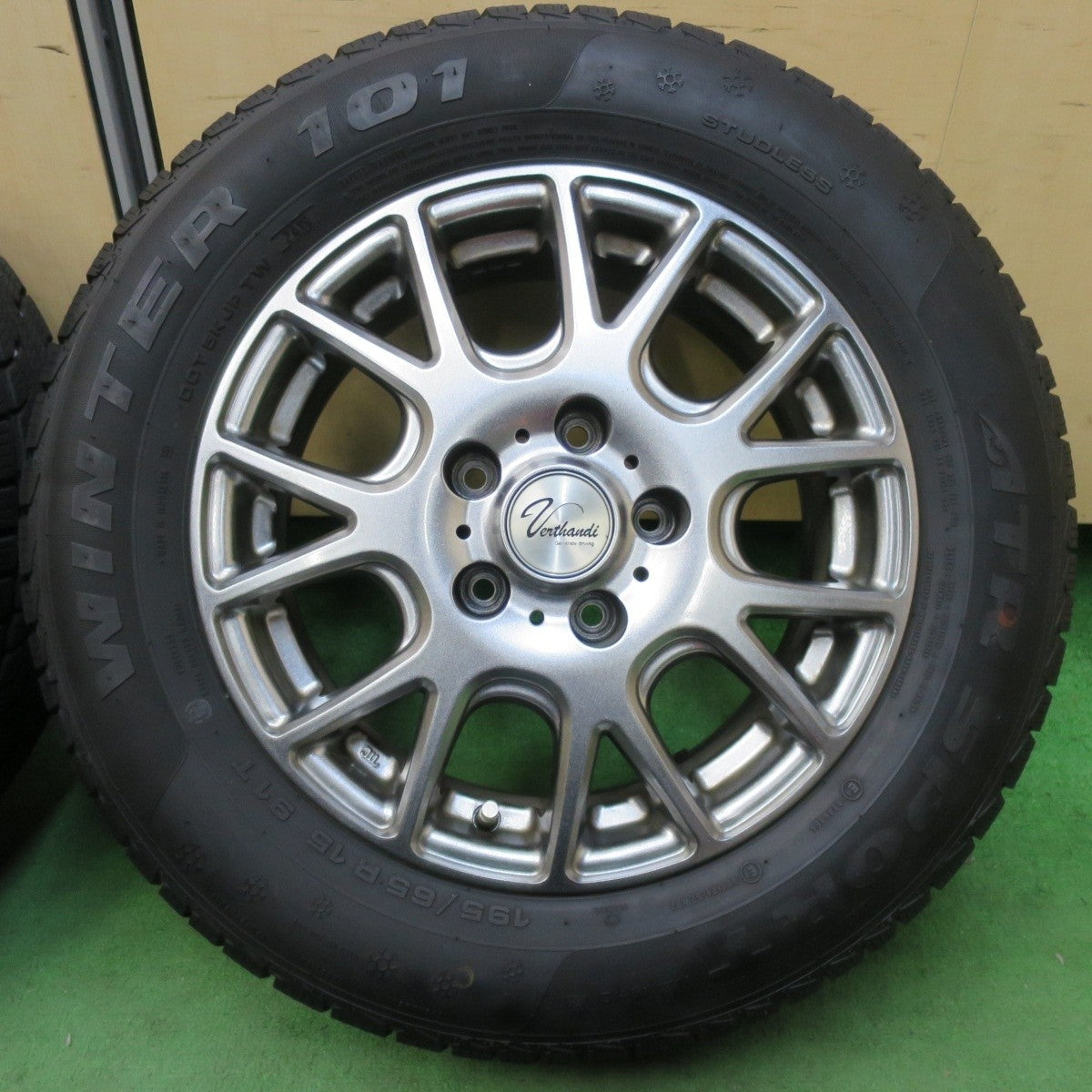 バリ溝！22年！9.5分★スタッドレス 195/65R15 ブリヂストン ブリザック VRX2 ATR SPORT WINTER 101 Verthandi 15インチ PCD114.3/5H★5011707イス