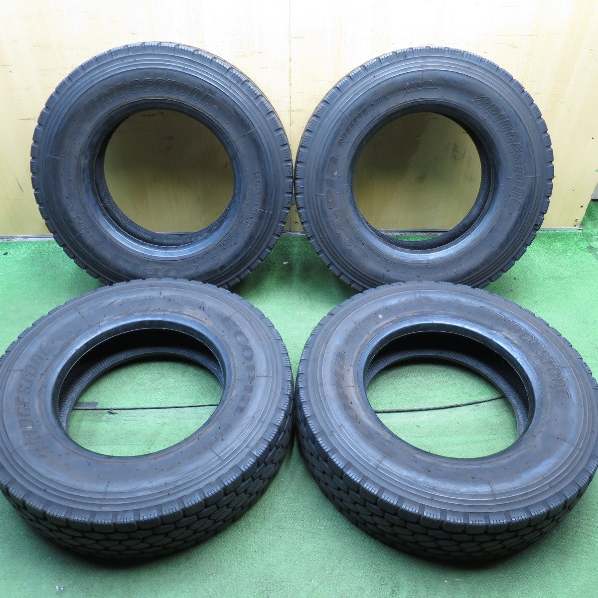 *送料無料* バリ溝！22年！9.5分★トラック タイヤ 225/80R17.5 123/122L ブリヂストン エコピア M801Ⅱ ミックス 17.5インチ★4033002KKスタ