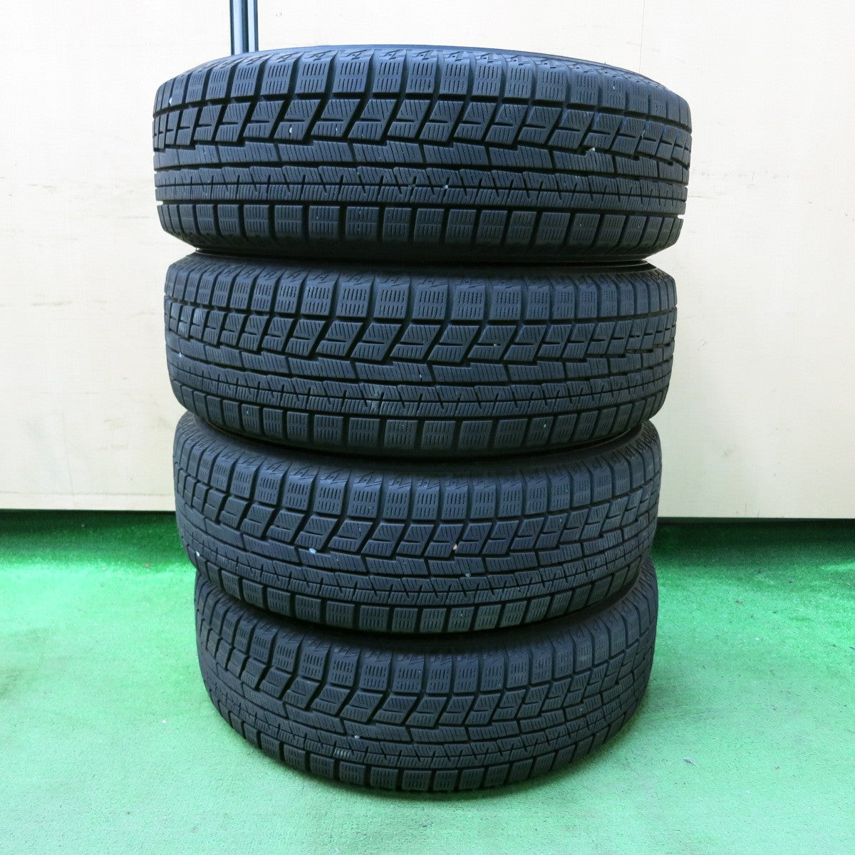 [送料無料] バリ溝！キレイ！9分★スタッドレス 185/65R15 ヨコハマ アイスガード iG60 INVERNO 15インチ PCD100/4H★4092603SYス