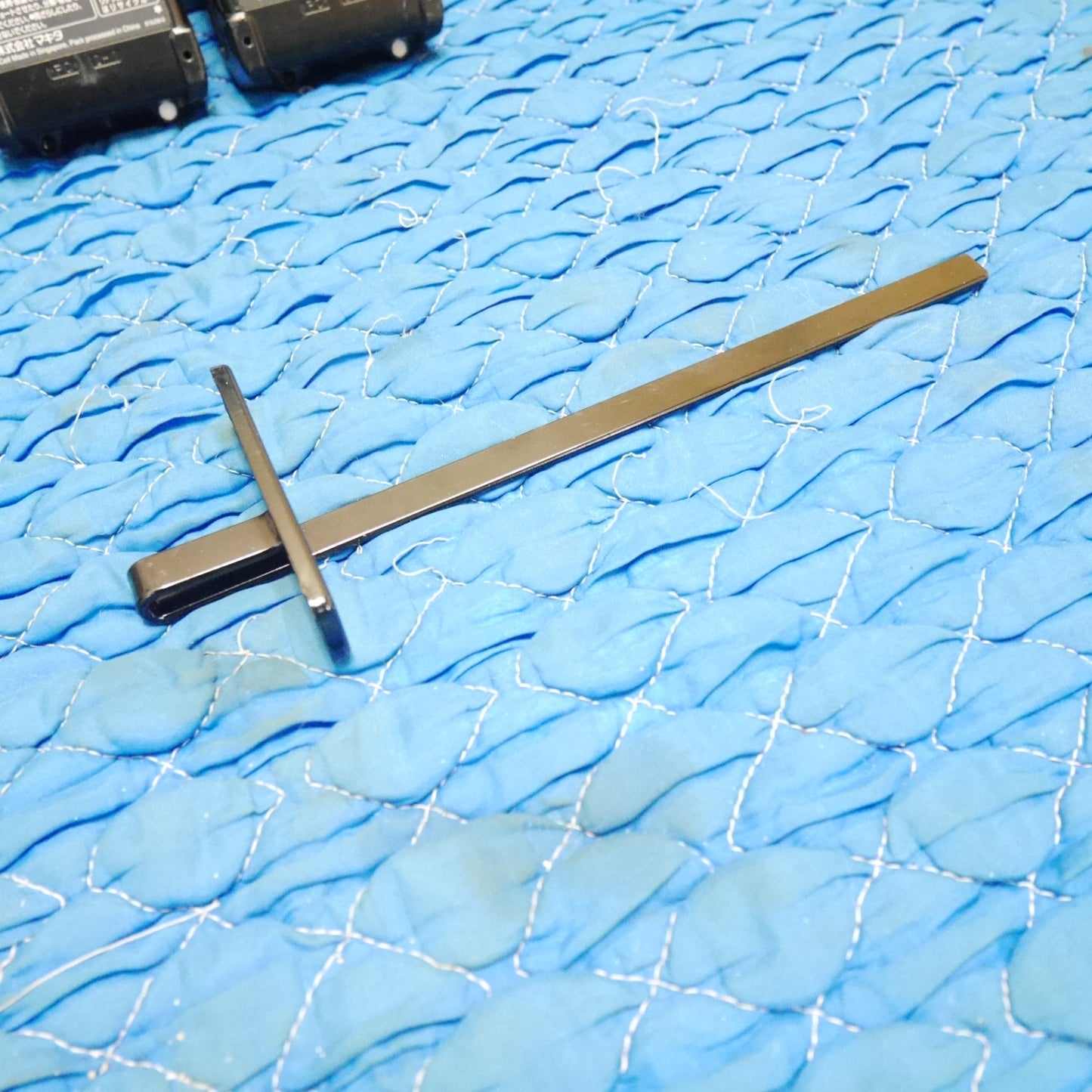 [送料無料] バッテリー2個付☆マキタ 165mm 充電式 マルノコ HS001G 電動 工具 切断機 丸のこ 丸ノコ 丸鋸 makita 木工用☆